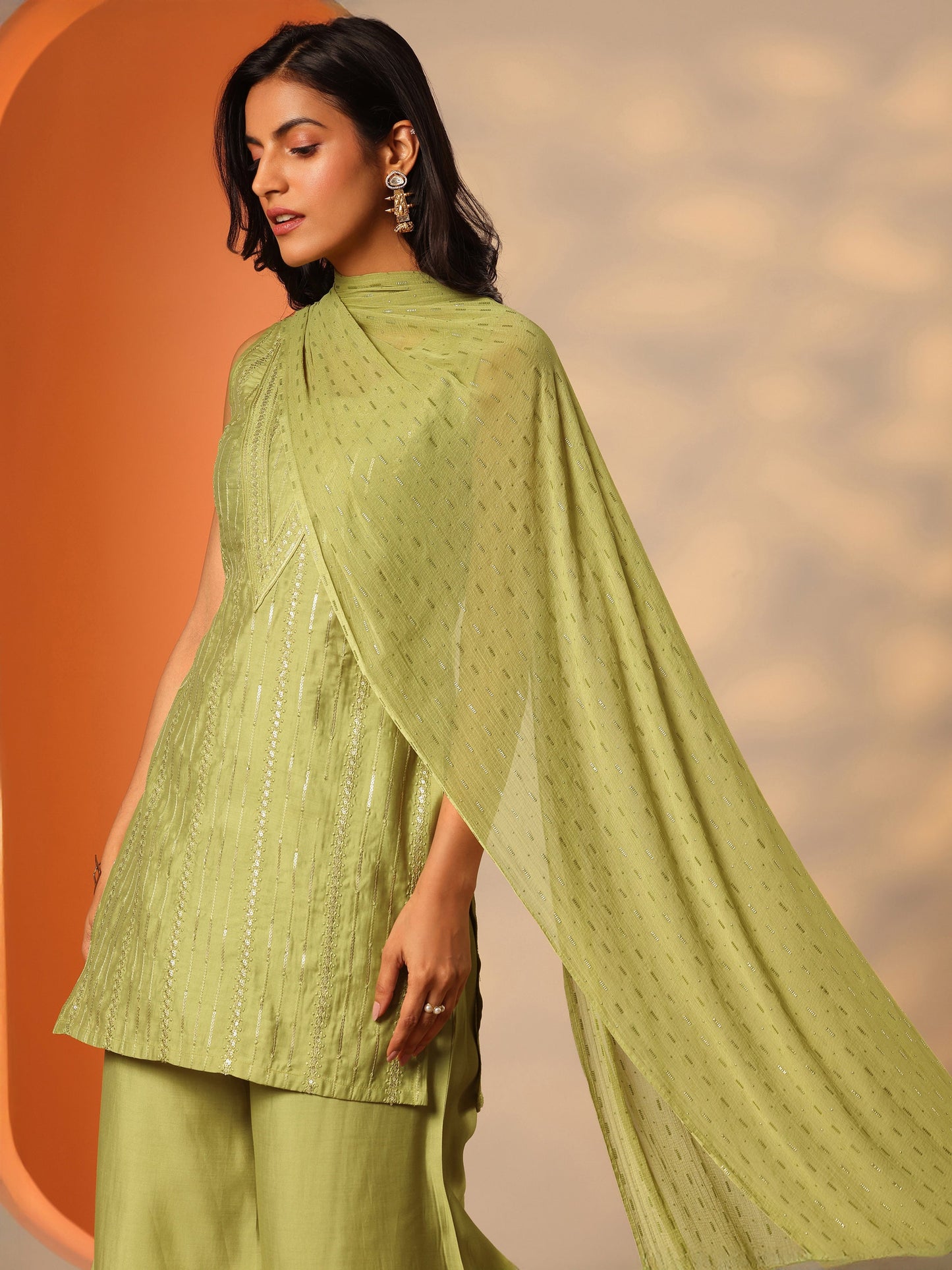 Green Embroidered Silk Blend Straight Suit Set With Dupatta