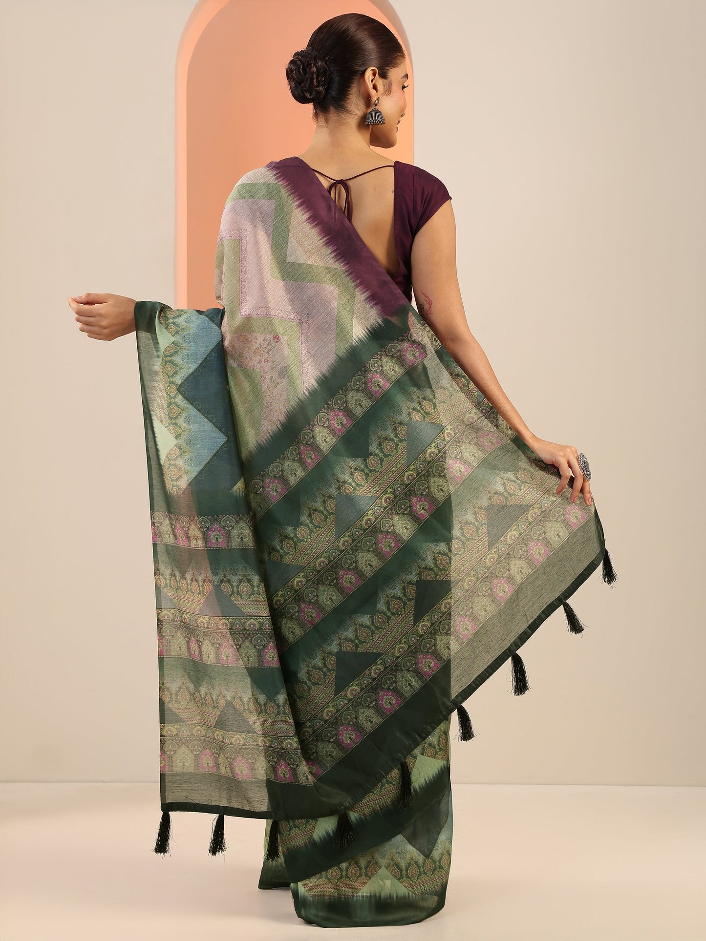 Green Printed Silk Saree With Unstitched Blouse Piece