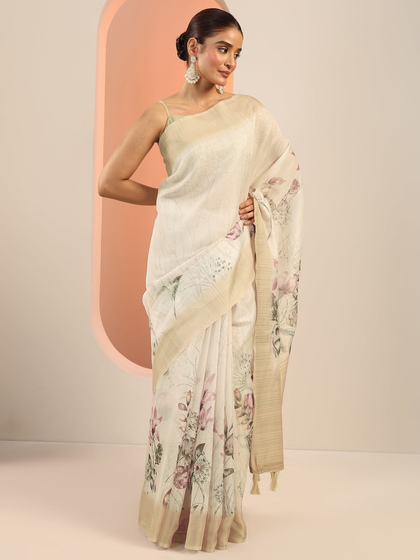 Off White Printed Organza Saree With Unstitched Blouse Piece