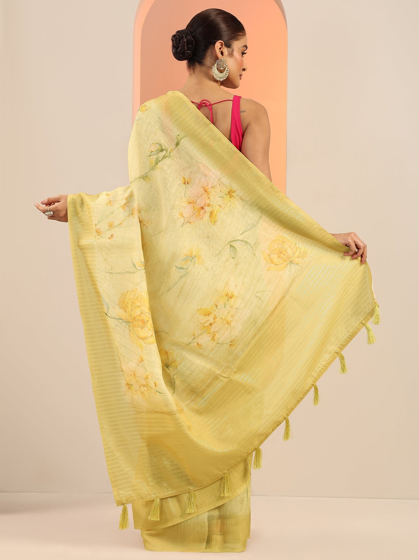 Yellow Printed Organza Saree With Unstitched Blouse Piece