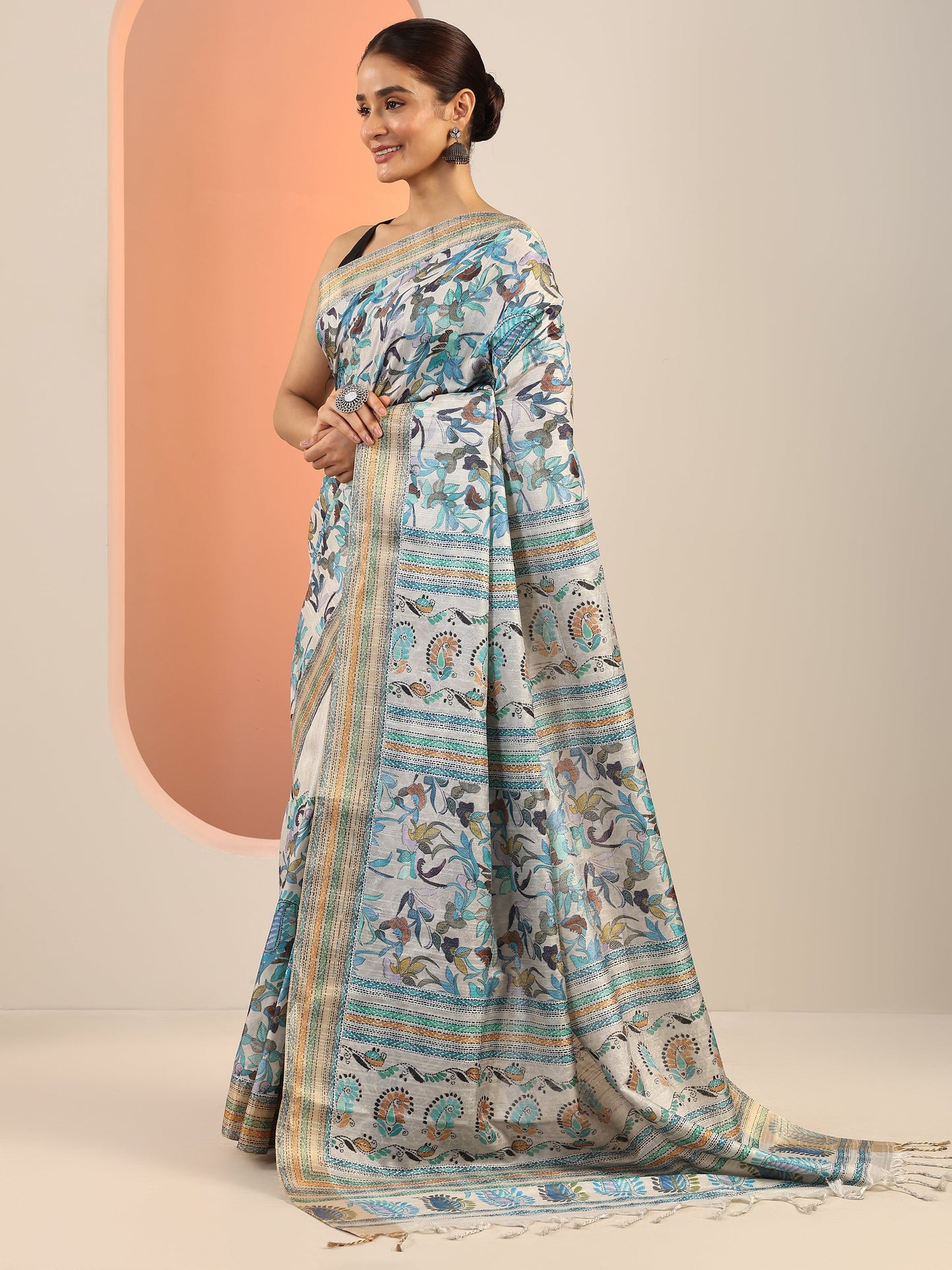 Grey Printed Silk Saree With Unstitched Blouse Piece