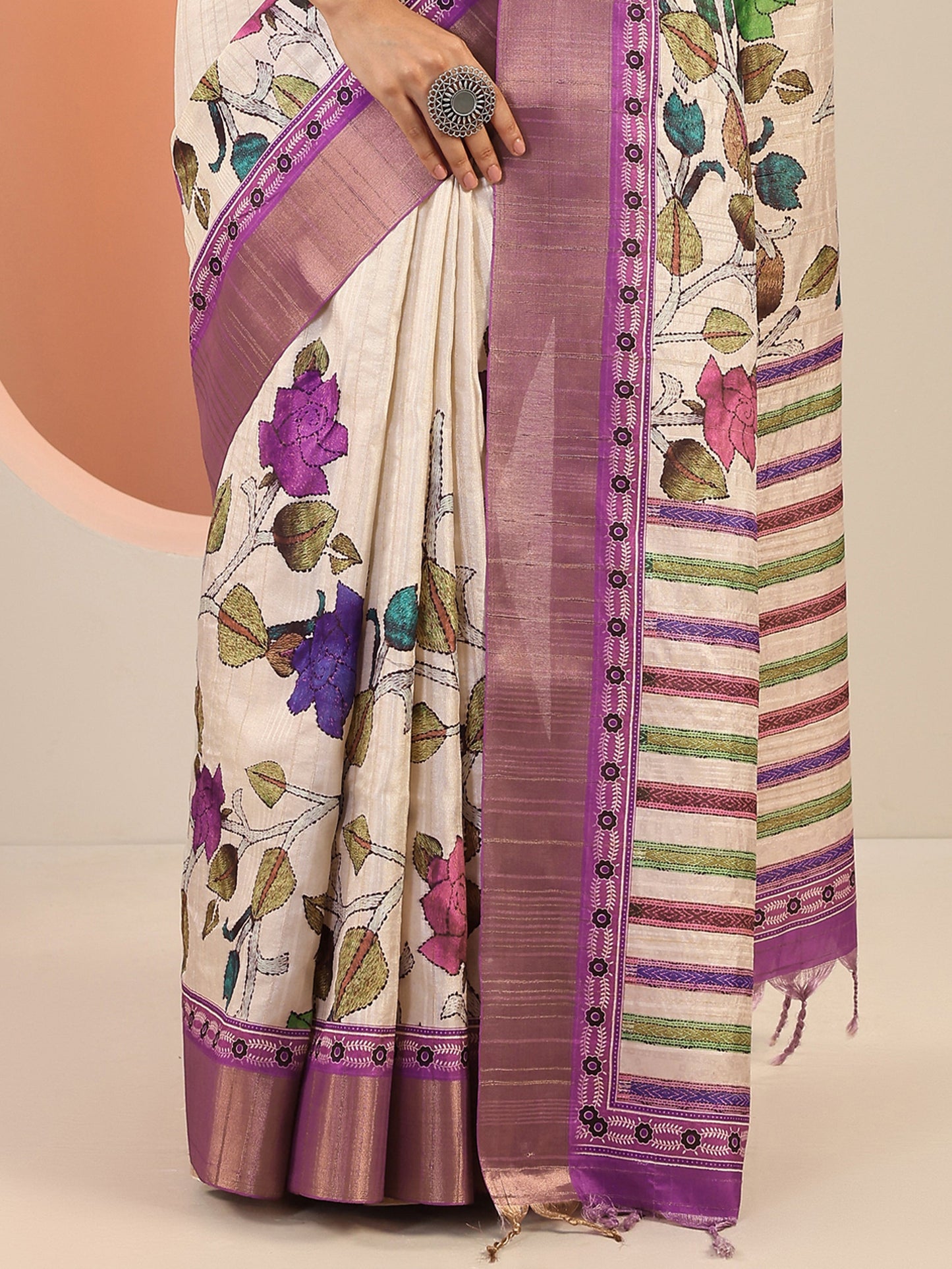 Off White Printed Silk Saree With Unstitched Blouse Piece