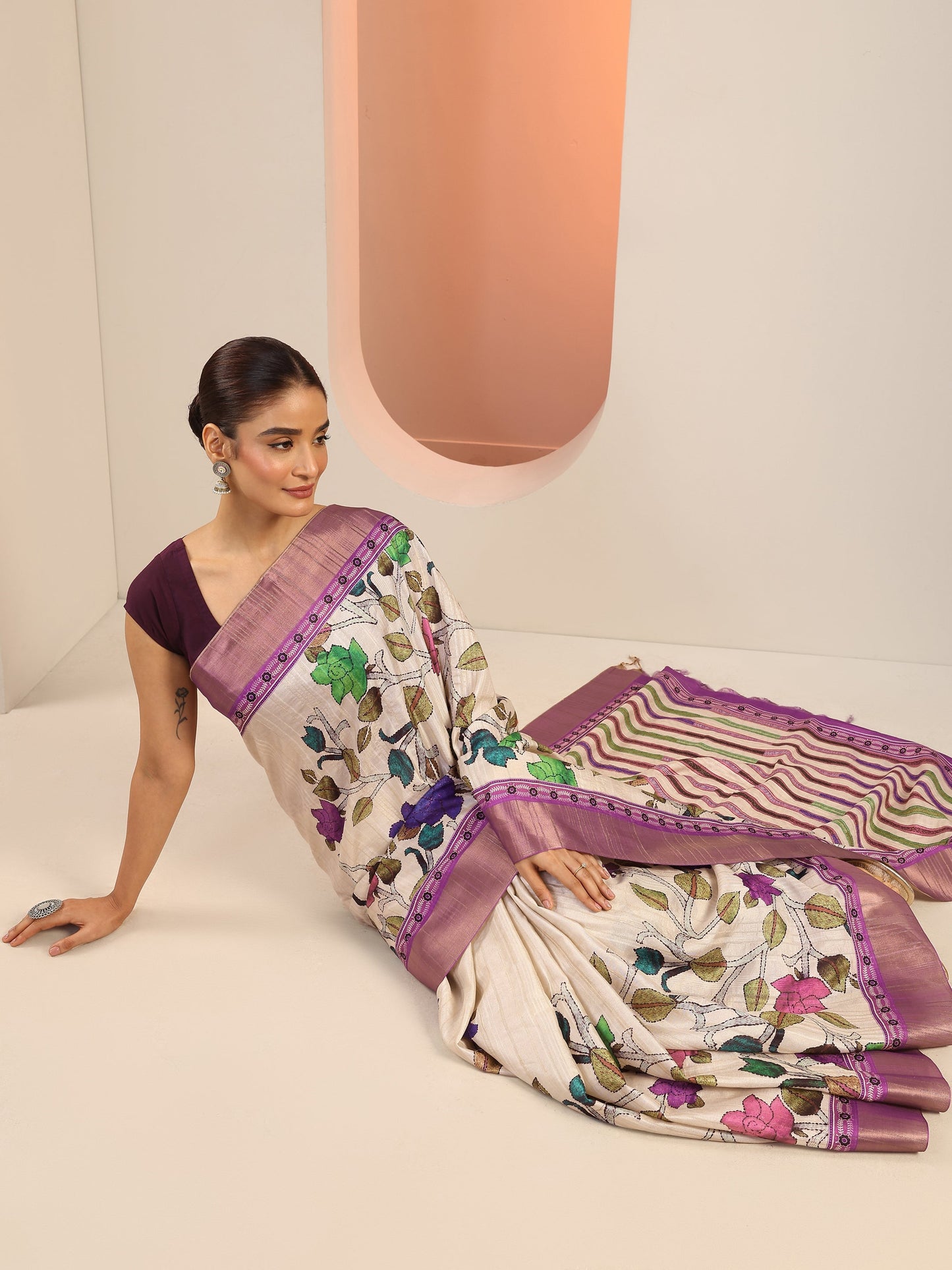 Off White Printed Silk Saree With Unstitched Blouse Piece