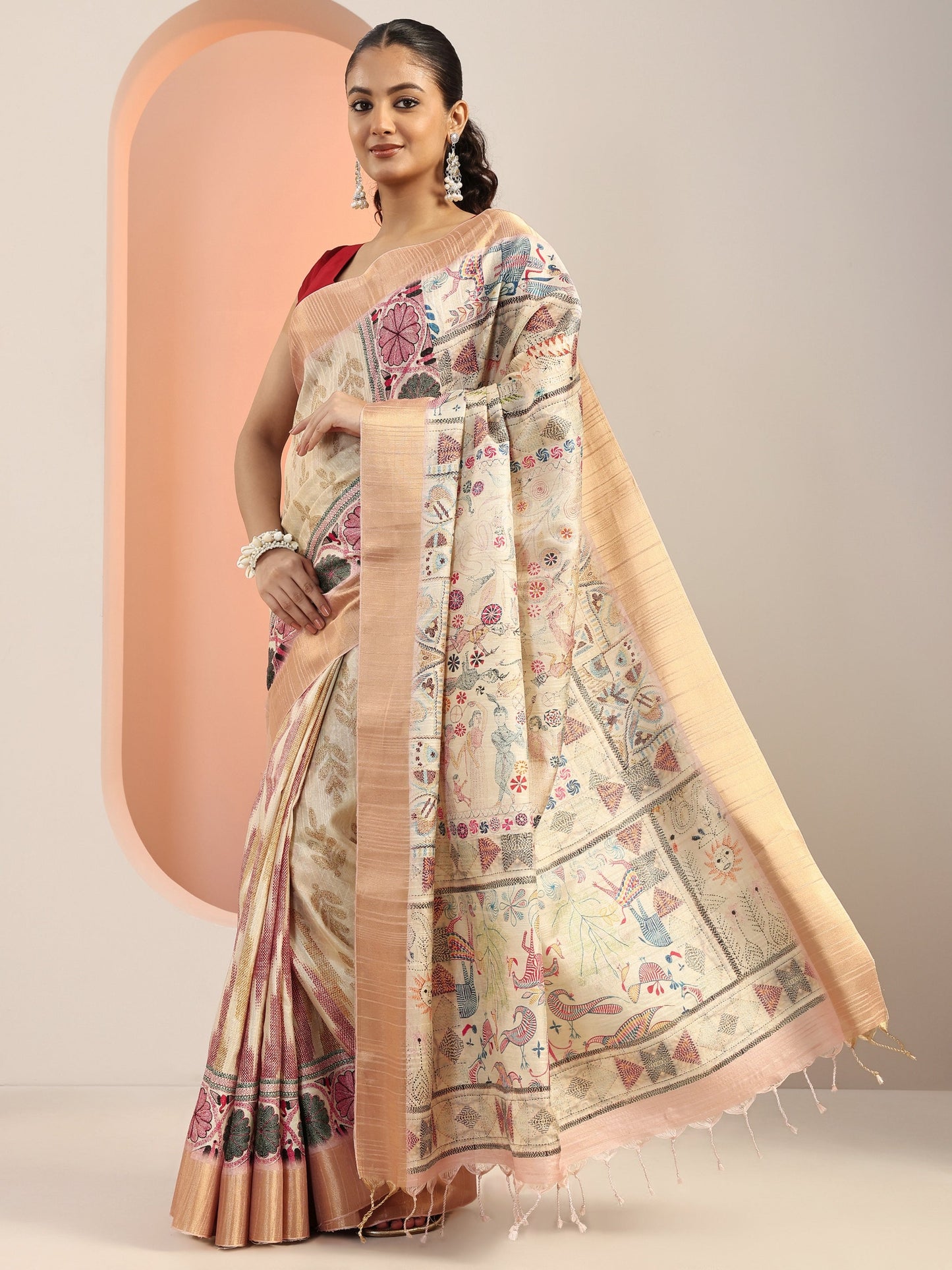 Off White Kalamkari Printed Silk Blend Saree With Unstitched Blouse Piece