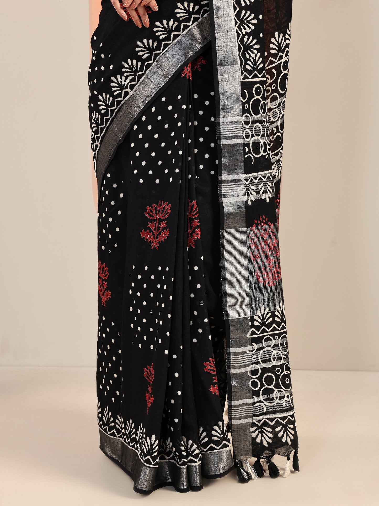 Black Printed Cotton Saree With Unstitched Blouse Piece