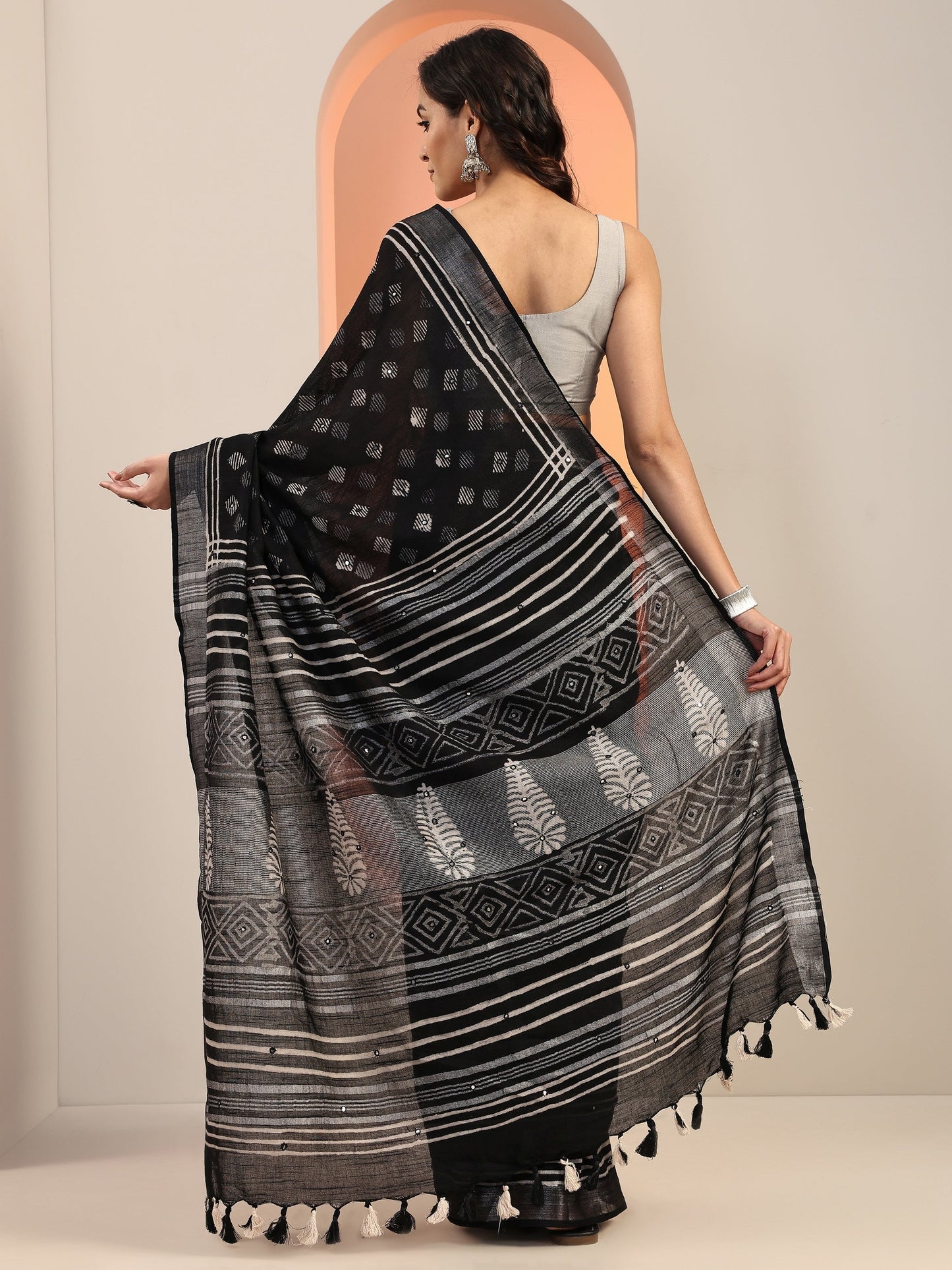 Black Printed Cotton Saree With Unstitched Blouse Piece