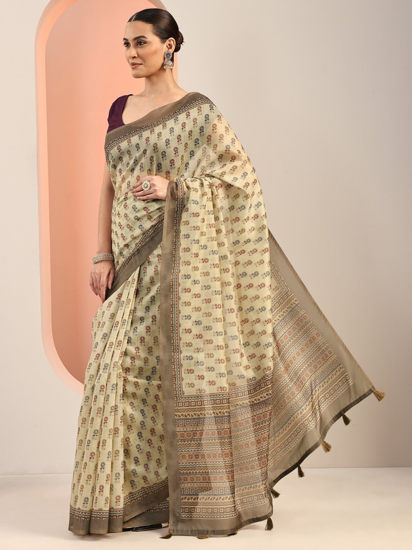 Green Printed Silk Blend Saree With Unstitched Blouse Piece