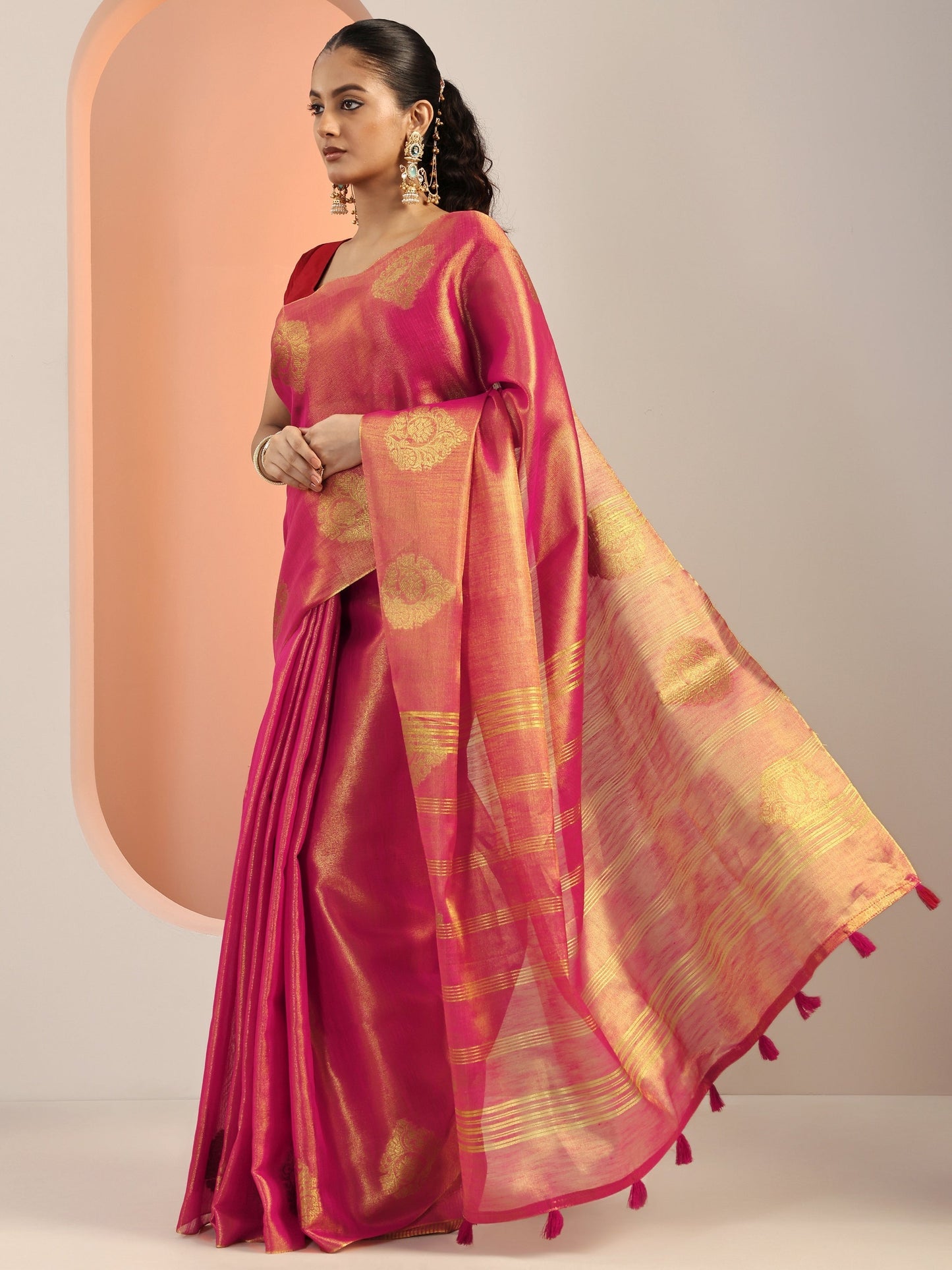 Pink Woven Silk Blend Saree With Unstitched Blouse Piece