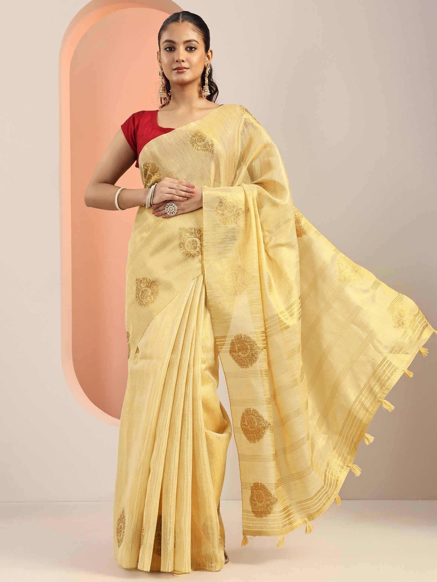 Gold Woven Silk Blend Saree With Unstitched Blouse Piece