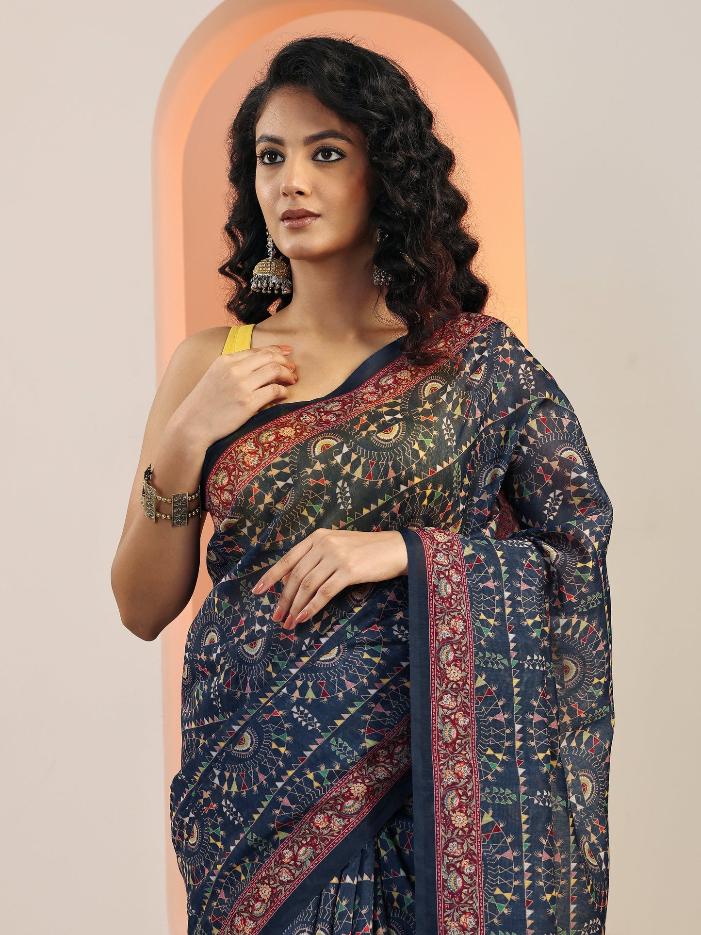 Navy Blue Printed Silk Blend Saree With Unstitched Blouse Piece