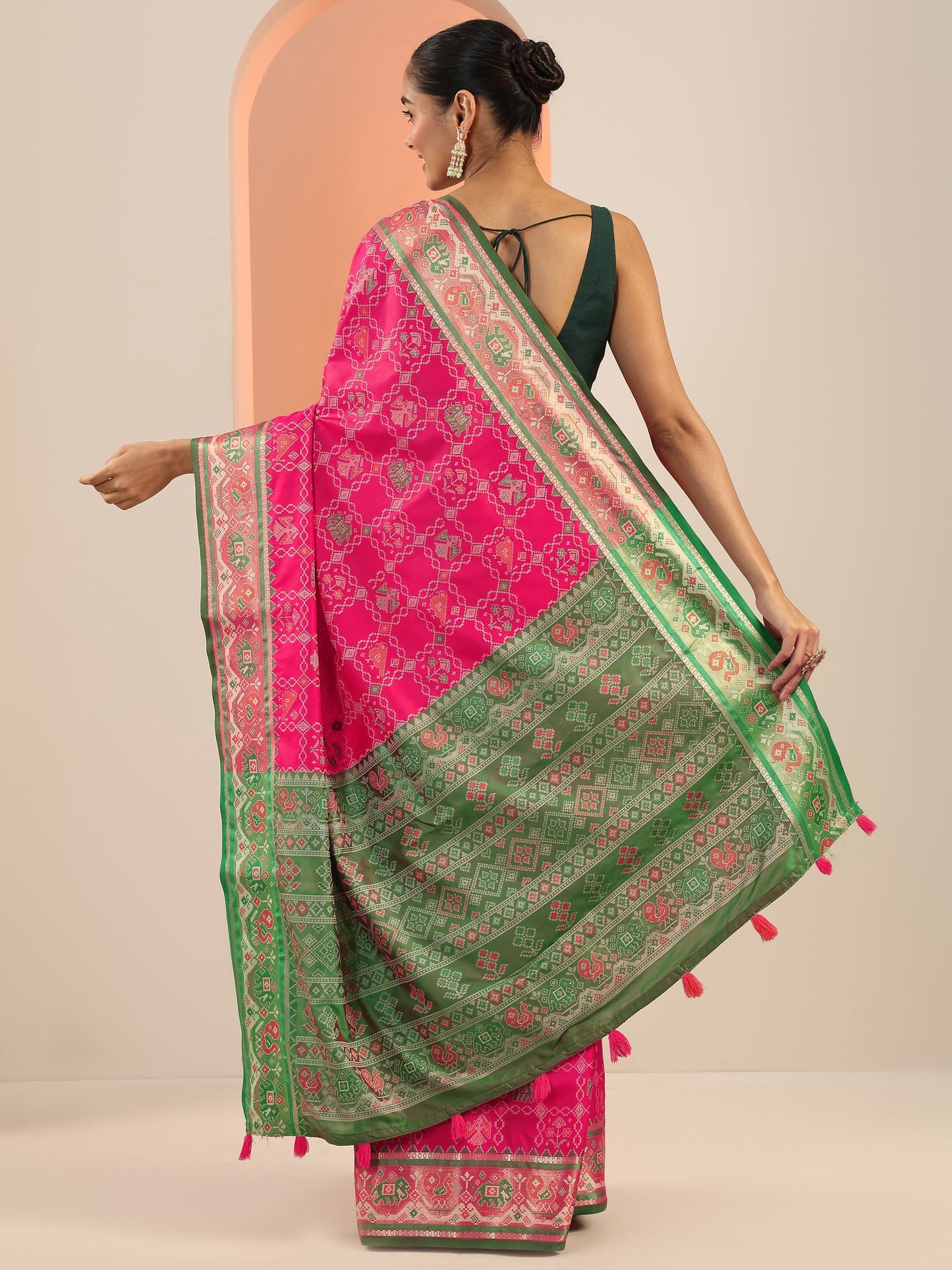 Pink Woven Silk Blend Saree With Unstitched Blouse Piece