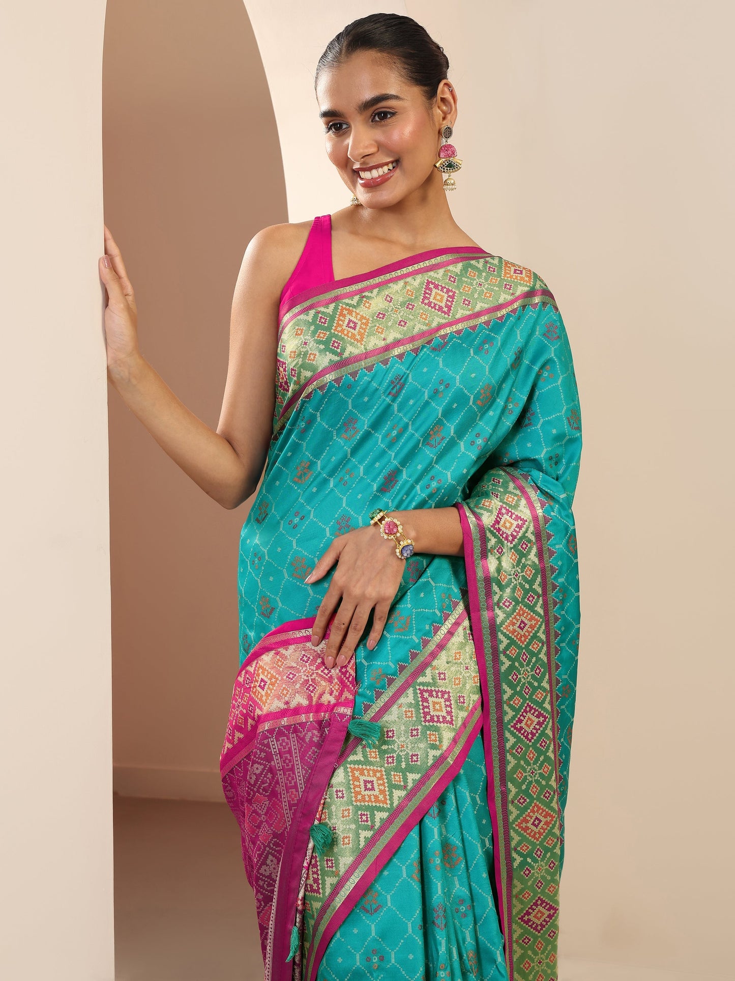 Blue Woven Design Silk Saree With Unstitched Blouse Piece