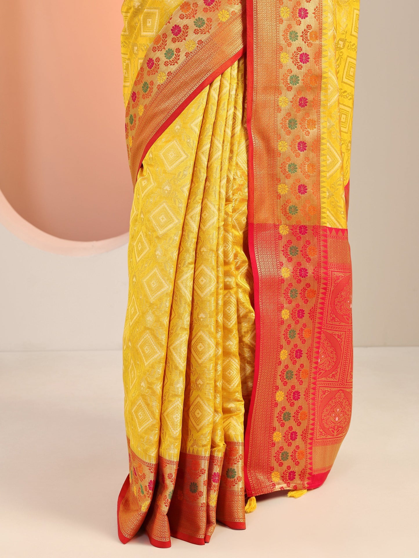 Yellow Woven Banarasi Silk Blend Saree With Unstitched Blouse Piece