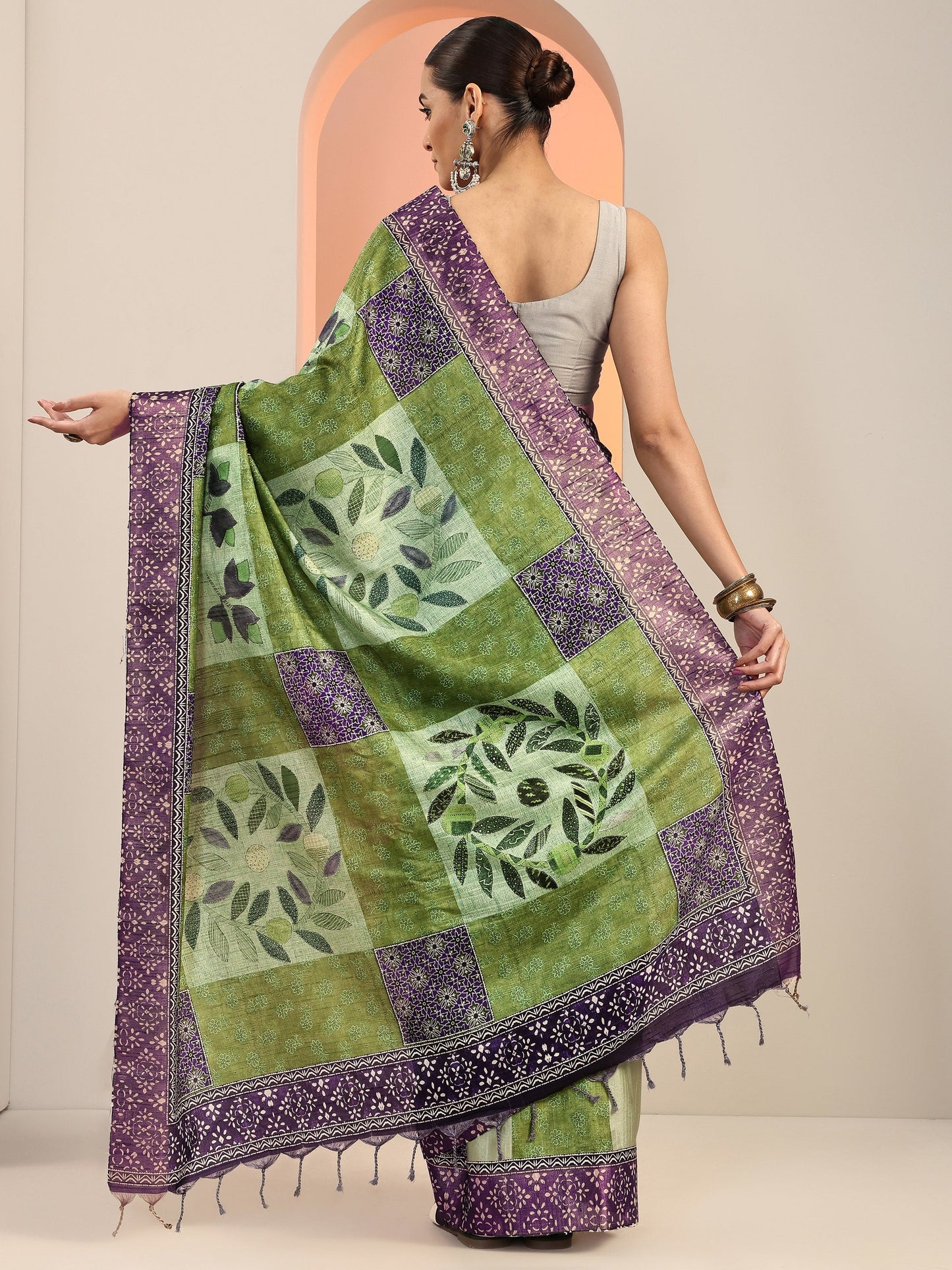 Green Printed Silk Blend Saree With Unstitched Blouse Piece