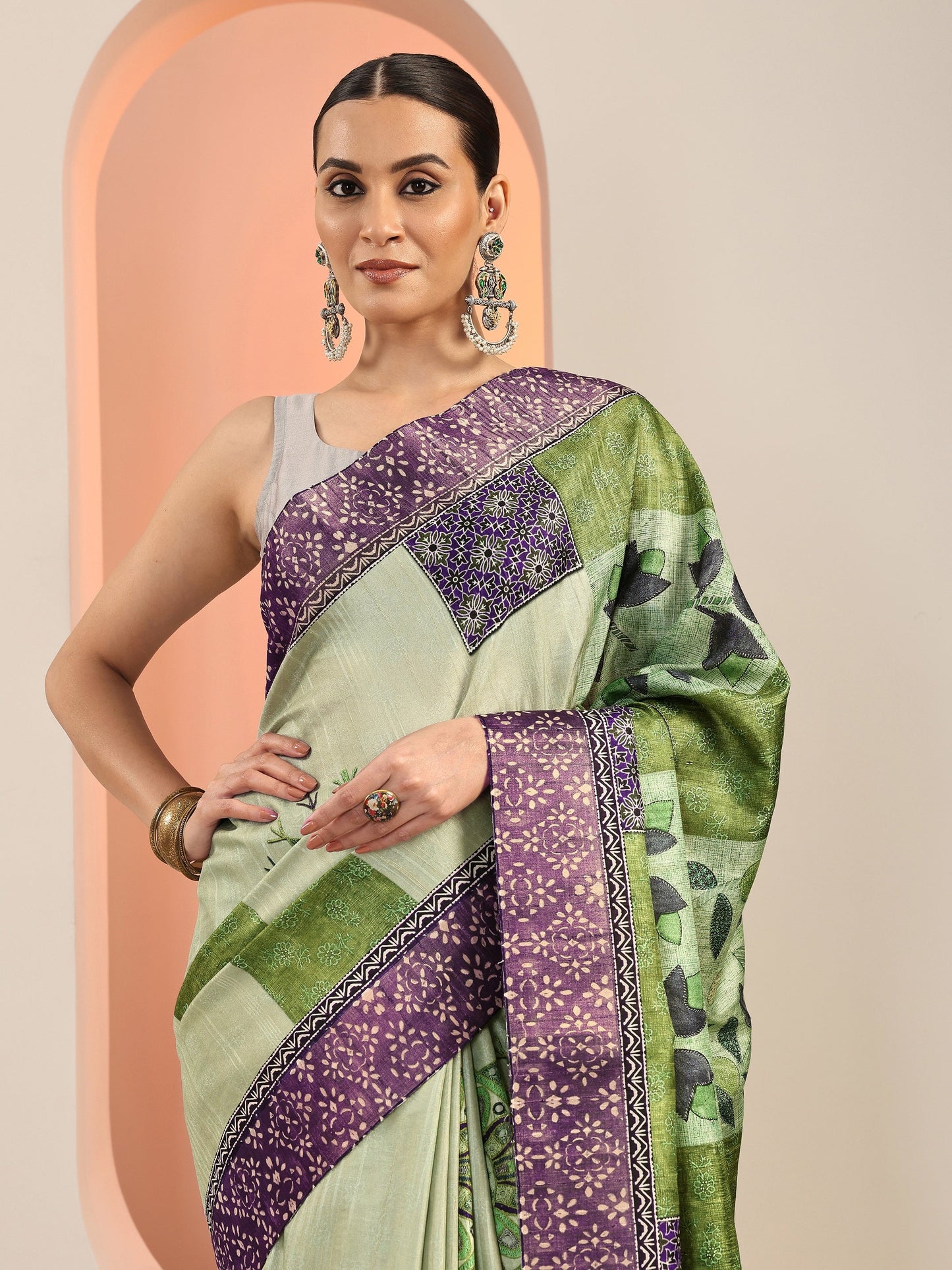 Green Printed Silk Blend Saree With Unstitched Blouse Piece