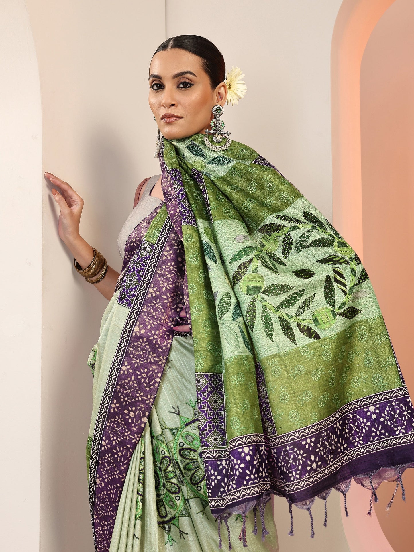 Green Printed Silk Blend Saree With Unstitched Blouse Piece