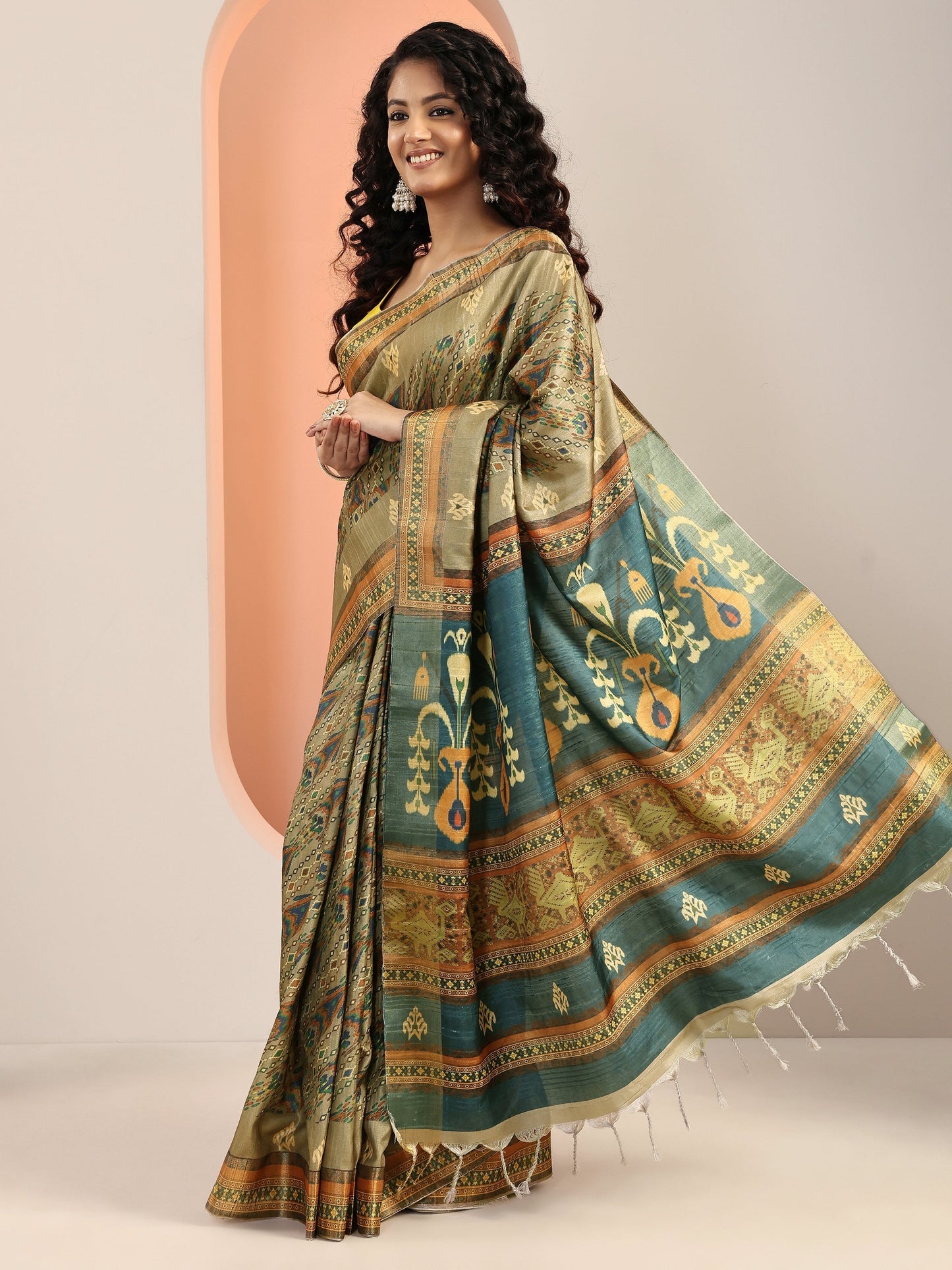 Teal Printed Silk Blend Saree With Unstitched Blouse Piece