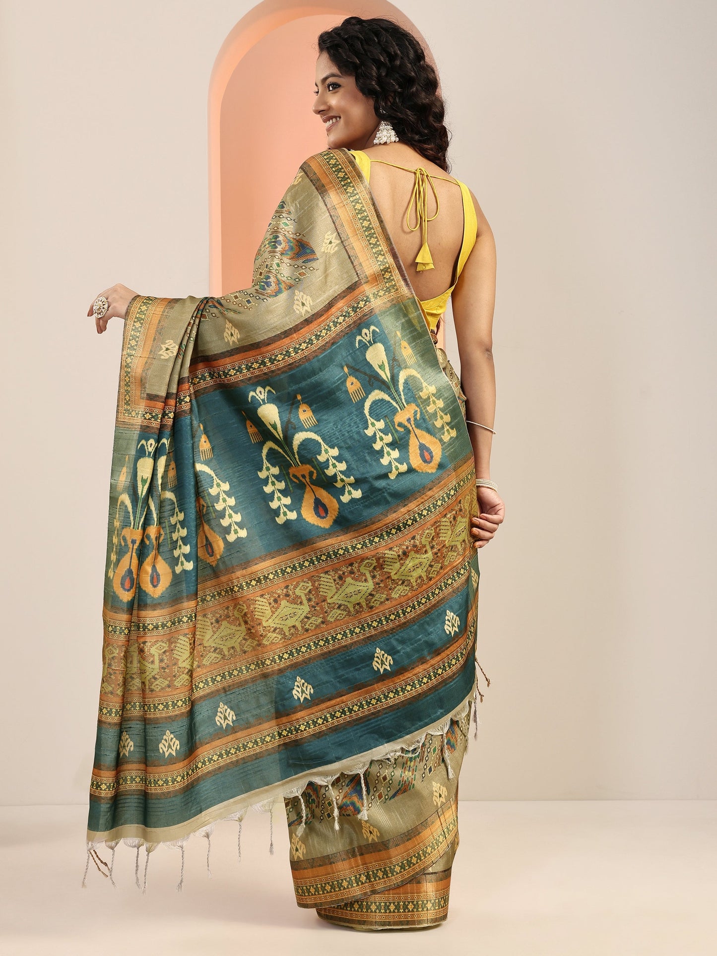 Teal Printed Silk Blend Saree With Unstitched Blouse Piece