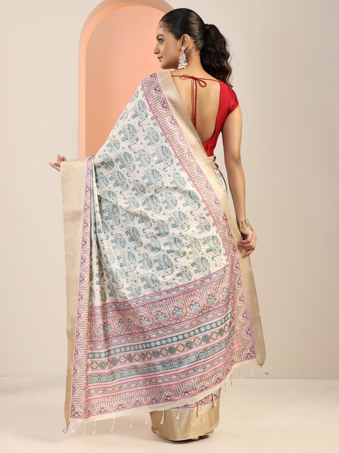 Off White Printed Silk Blend Saree With Unstitched Blouse Piece