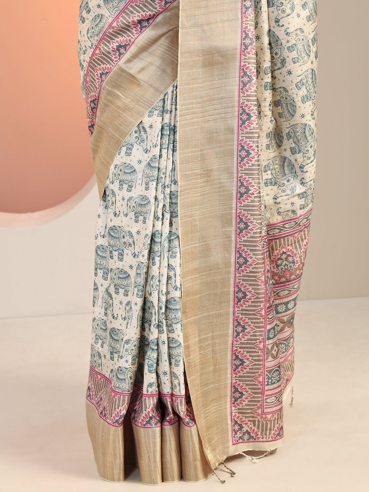 Off White Printed Silk Blend Saree With Unstitched Blouse Piece