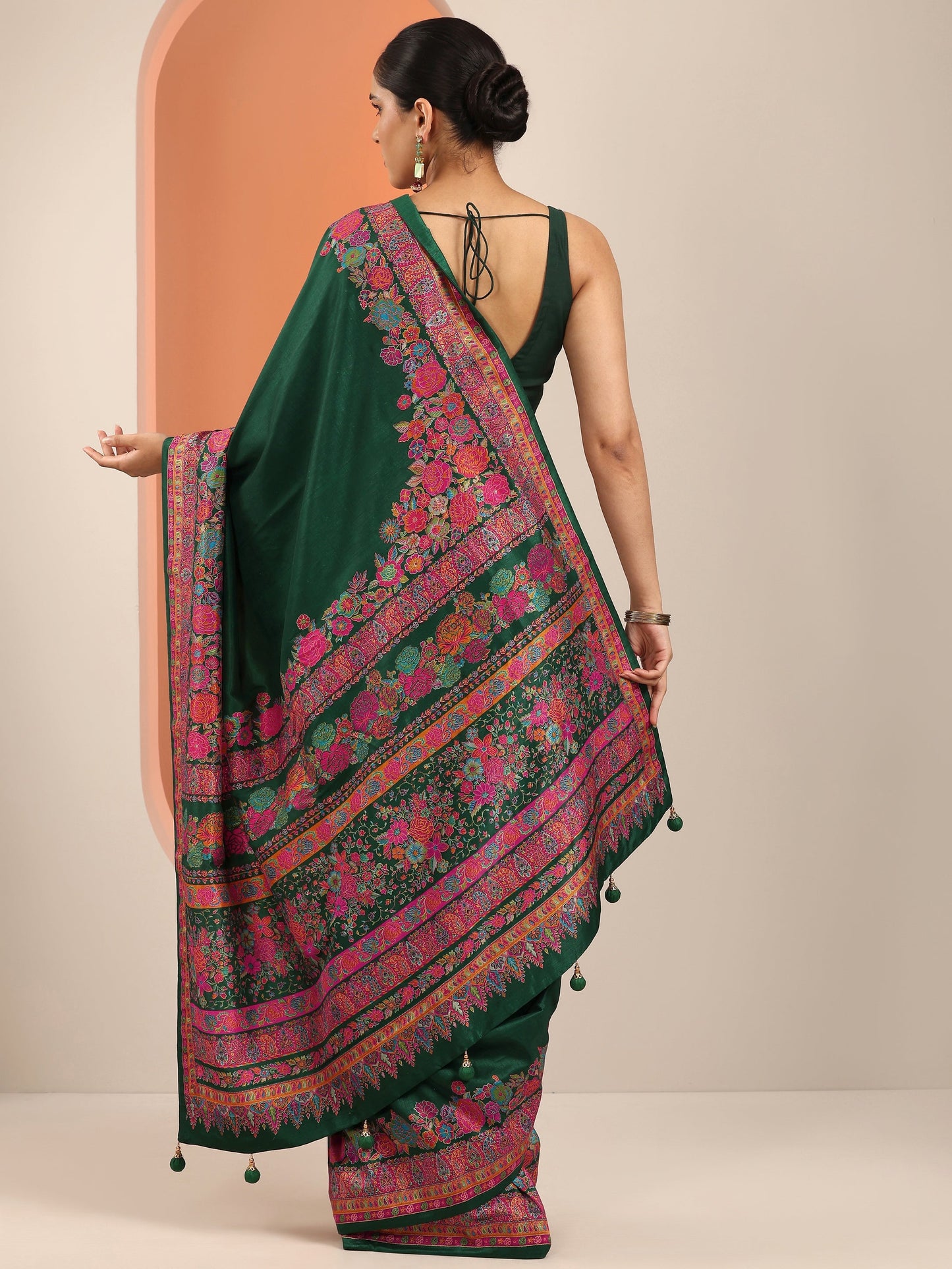 Green Printed Silk Blend Saree With Unstitched Blouse Piece