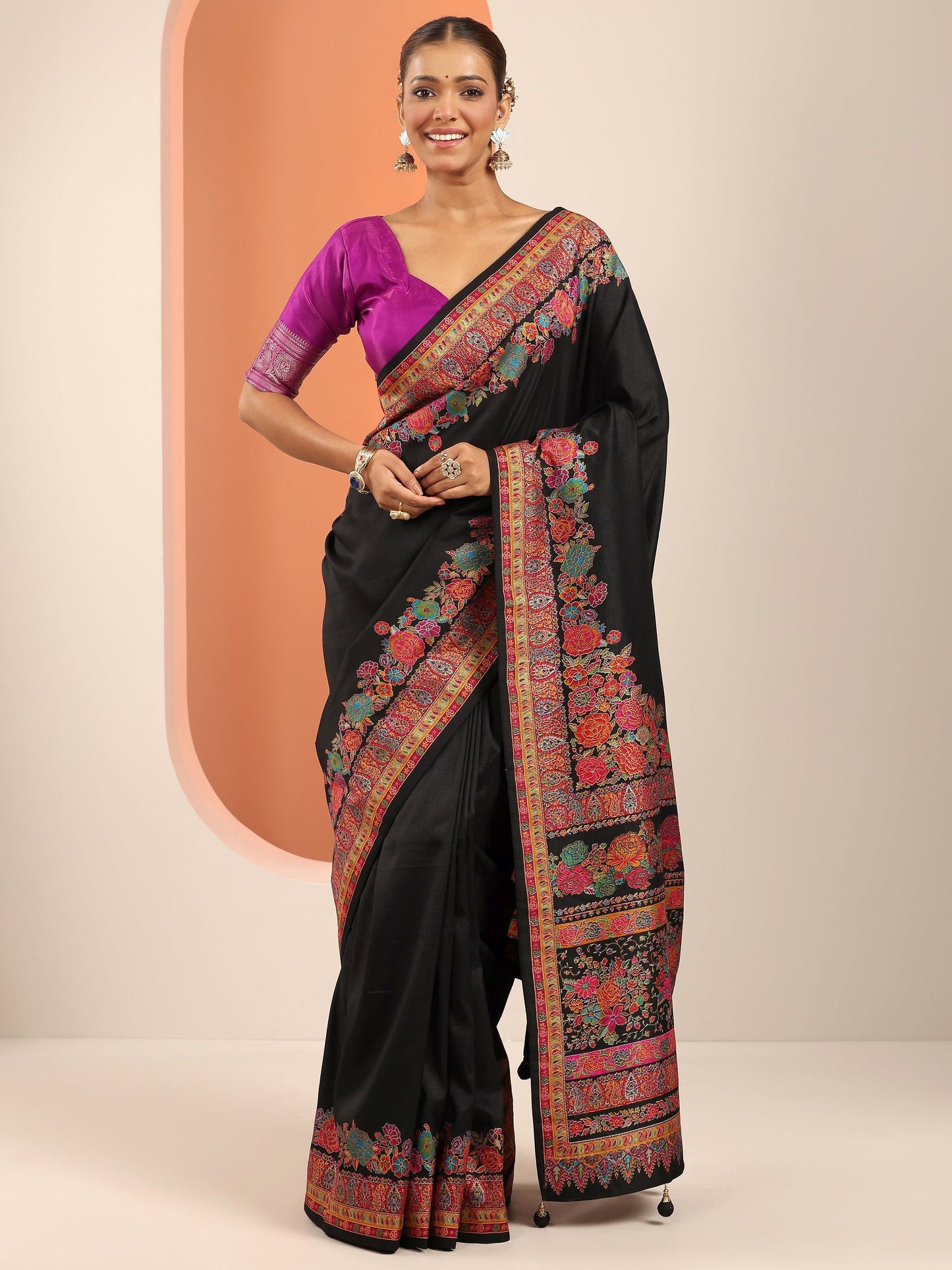 Black Printed Silk Blend Saree With Unstitched Blouse Piece