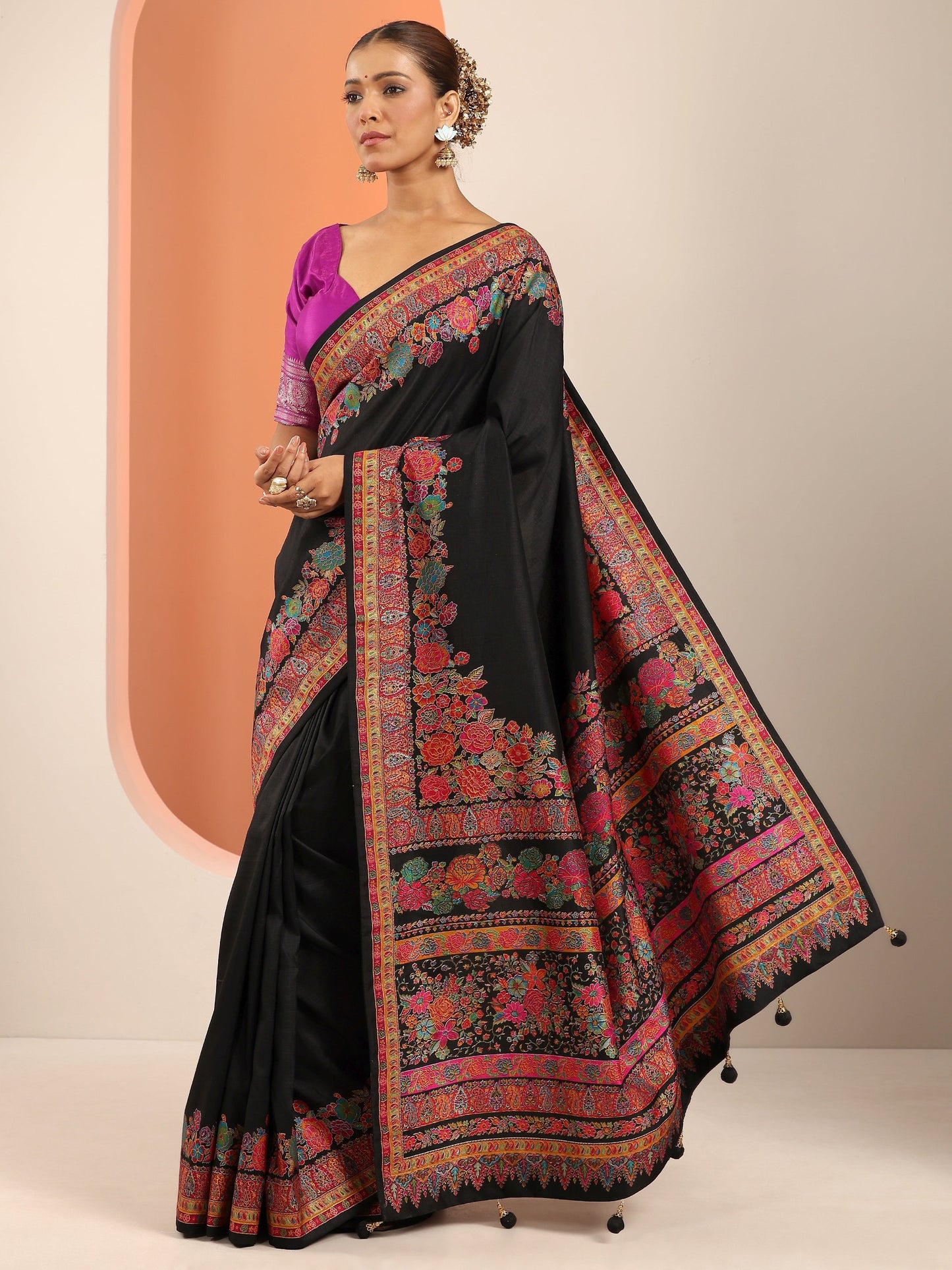 Black Printed Silk Blend Saree With Unstitched Blouse Piece