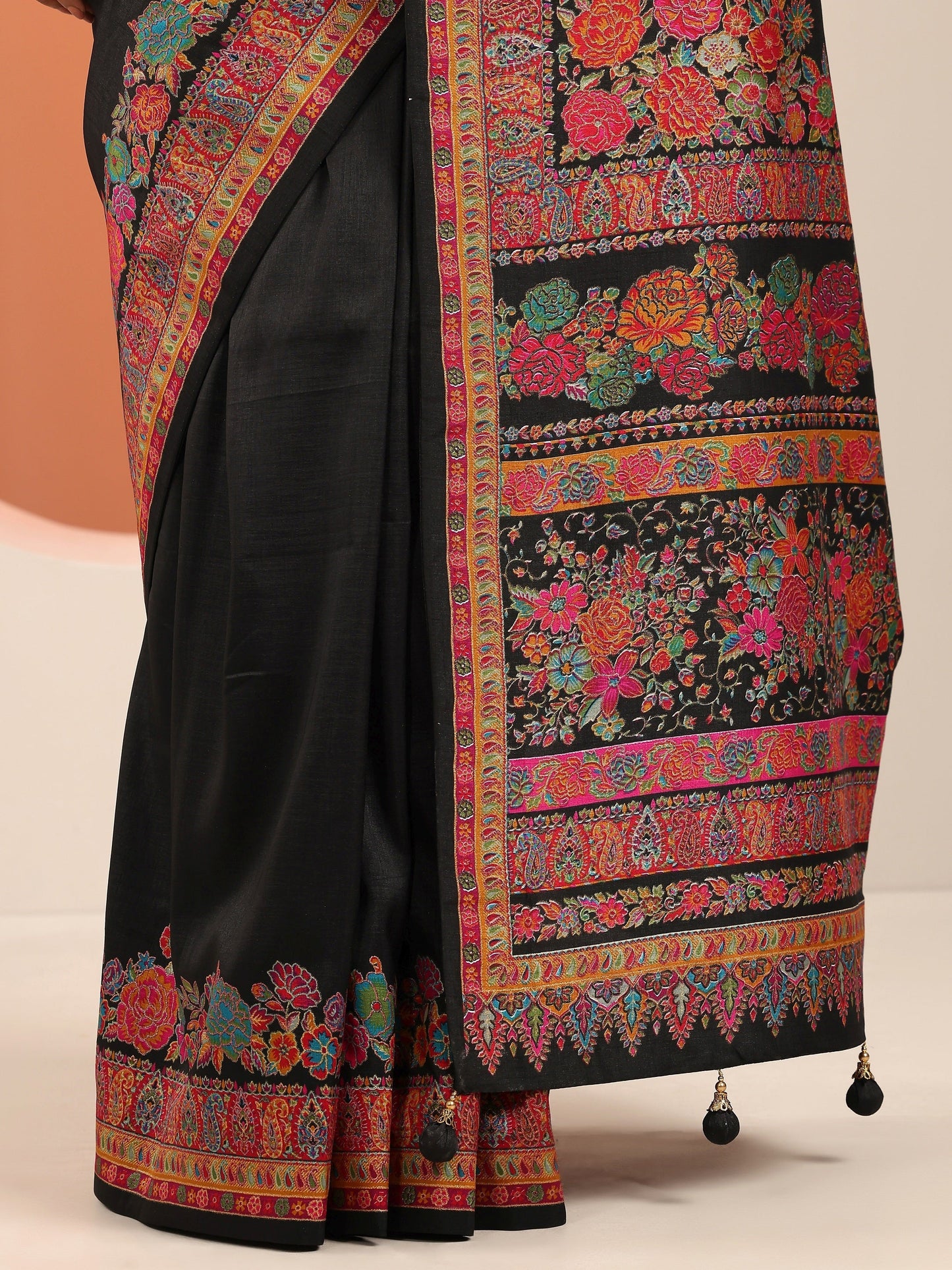 Black Printed Silk Blend Saree With Unstitched Blouse Piece