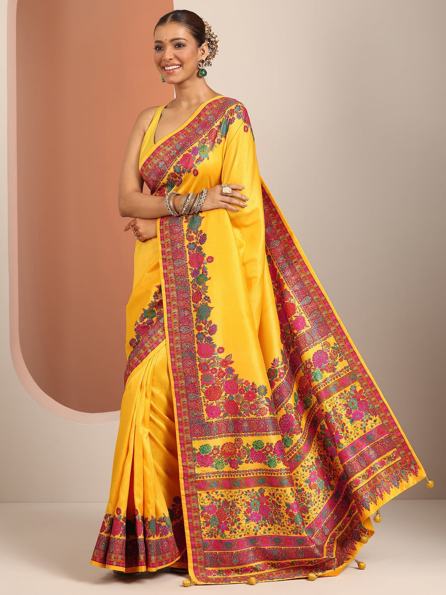 Yellow Printed Silk Blend Saree With Unstitched Blouse Piece