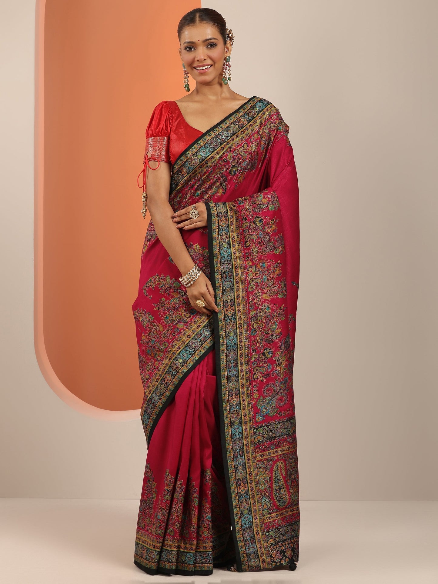 Red Printed Silk Blend Saree With Unstitched Blouse Piece