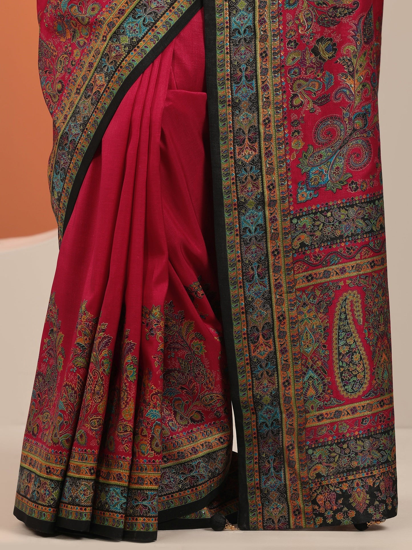 Red Printed Silk Blend Saree With Unstitched Blouse Piece