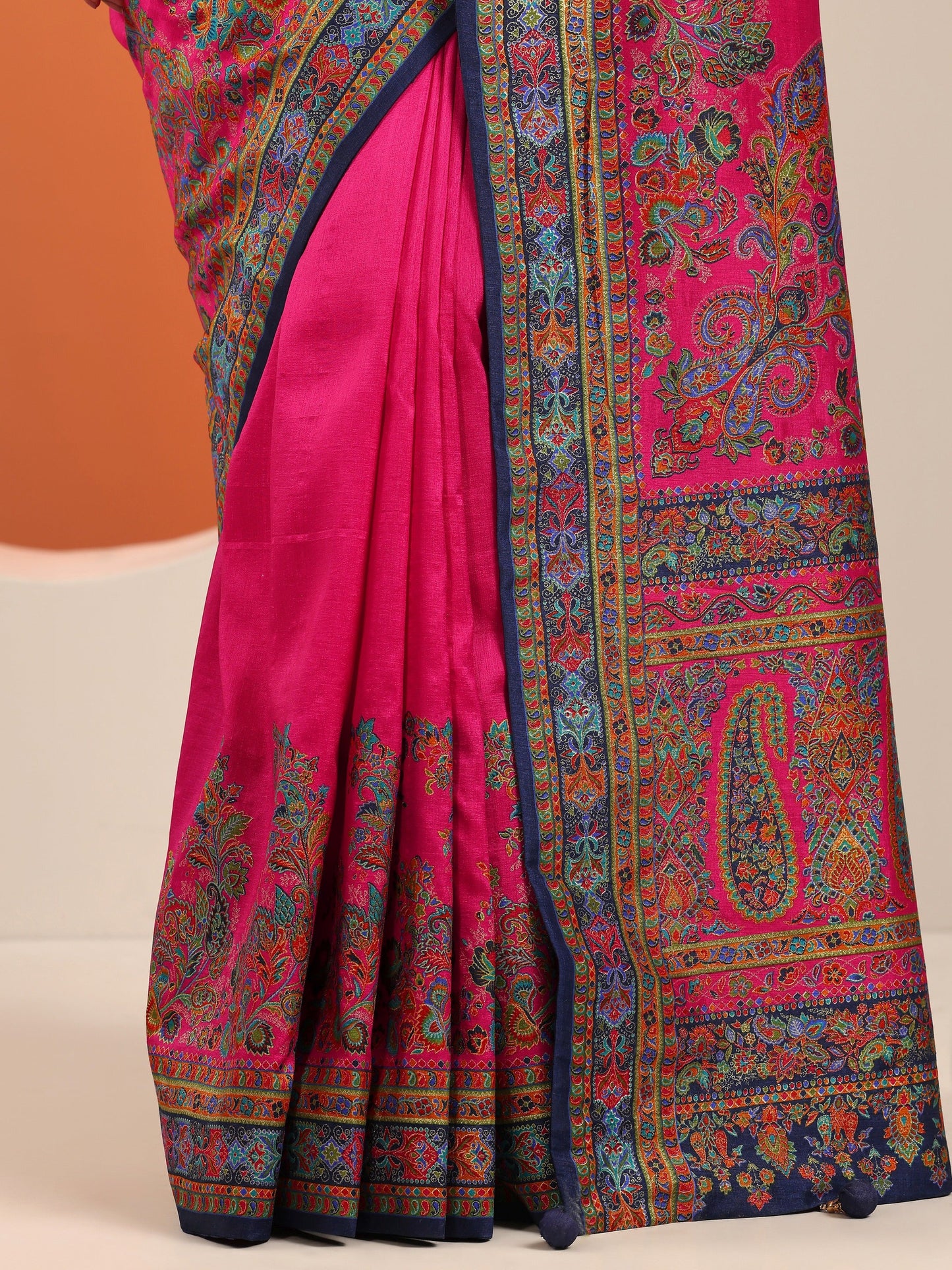 Pink Printed Silk Blend Saree With Unstitched Blouse Piece