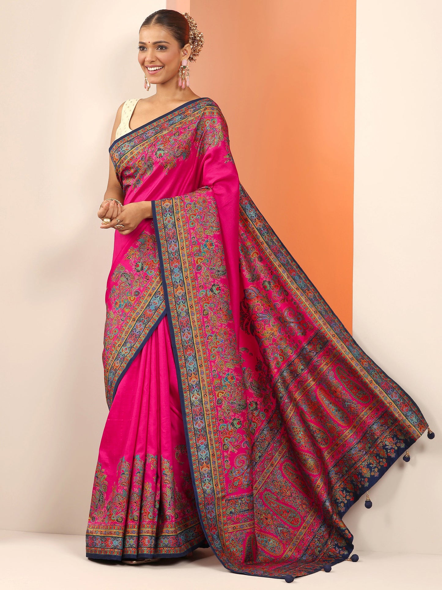 Pink Printed Silk Blend Saree With Unstitched Blouse Piece
