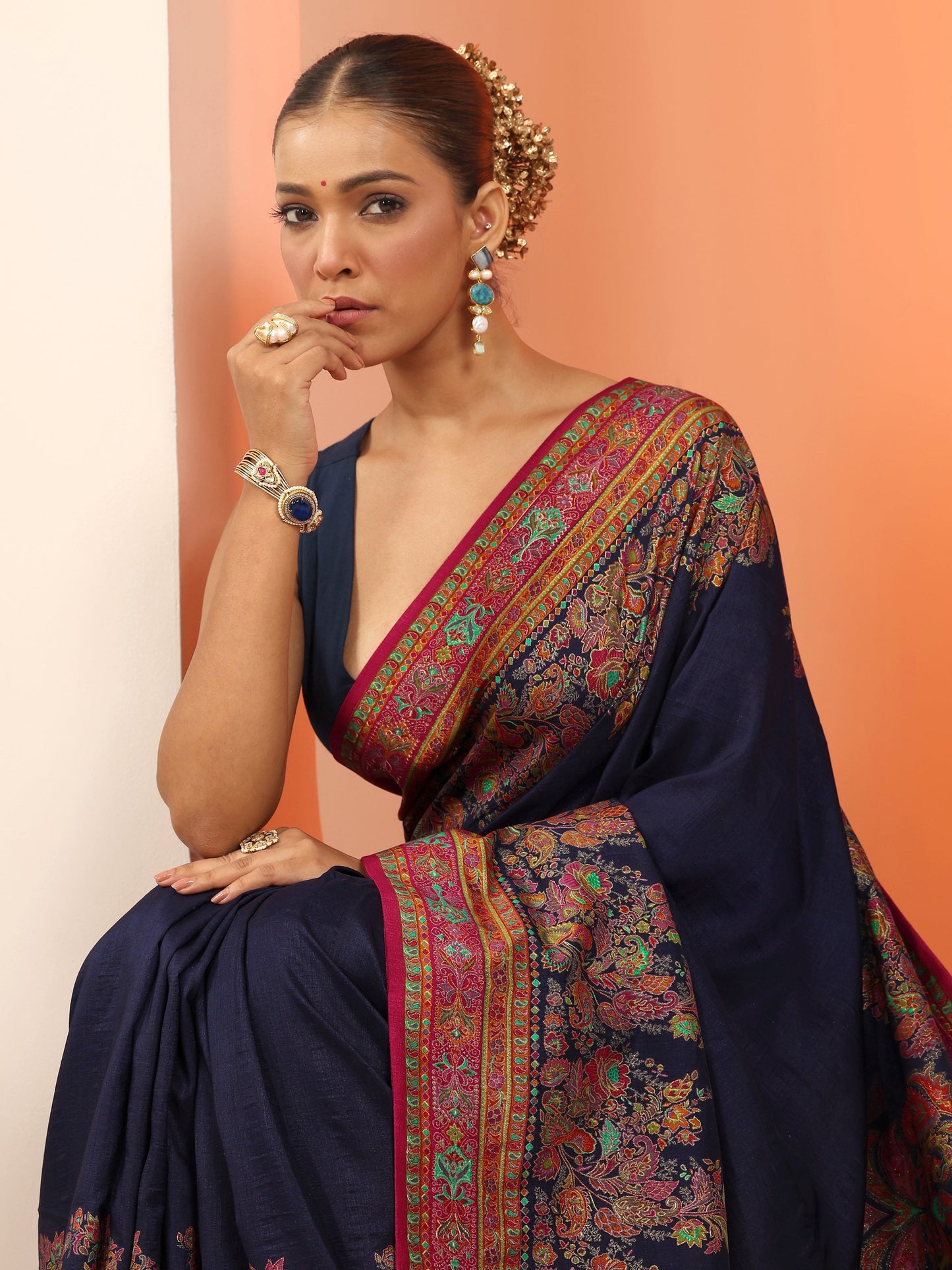 Navy Blue Printed Silk Blend Saree With Unstitched Blouse Piece