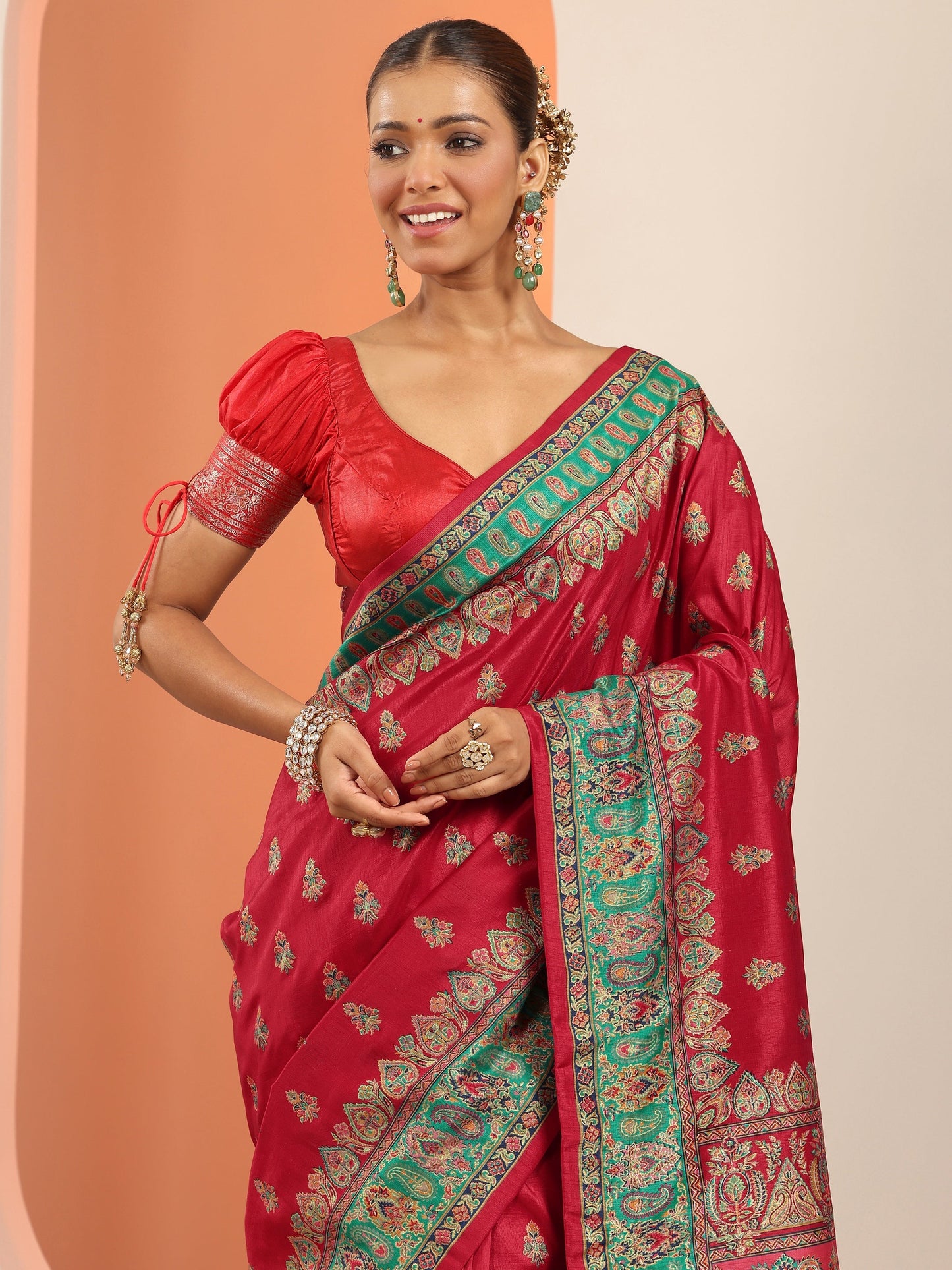 Red Printed Silk Blend Saree With Unstitched Blouse Piece