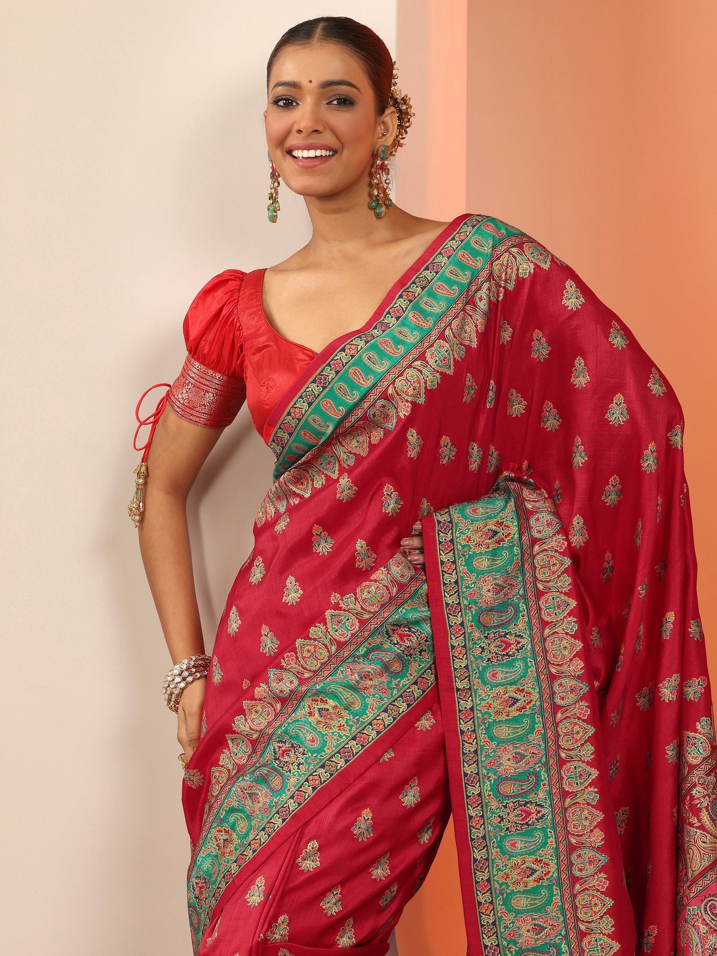 Red Printed Silk Blend Saree With Unstitched Blouse Piece