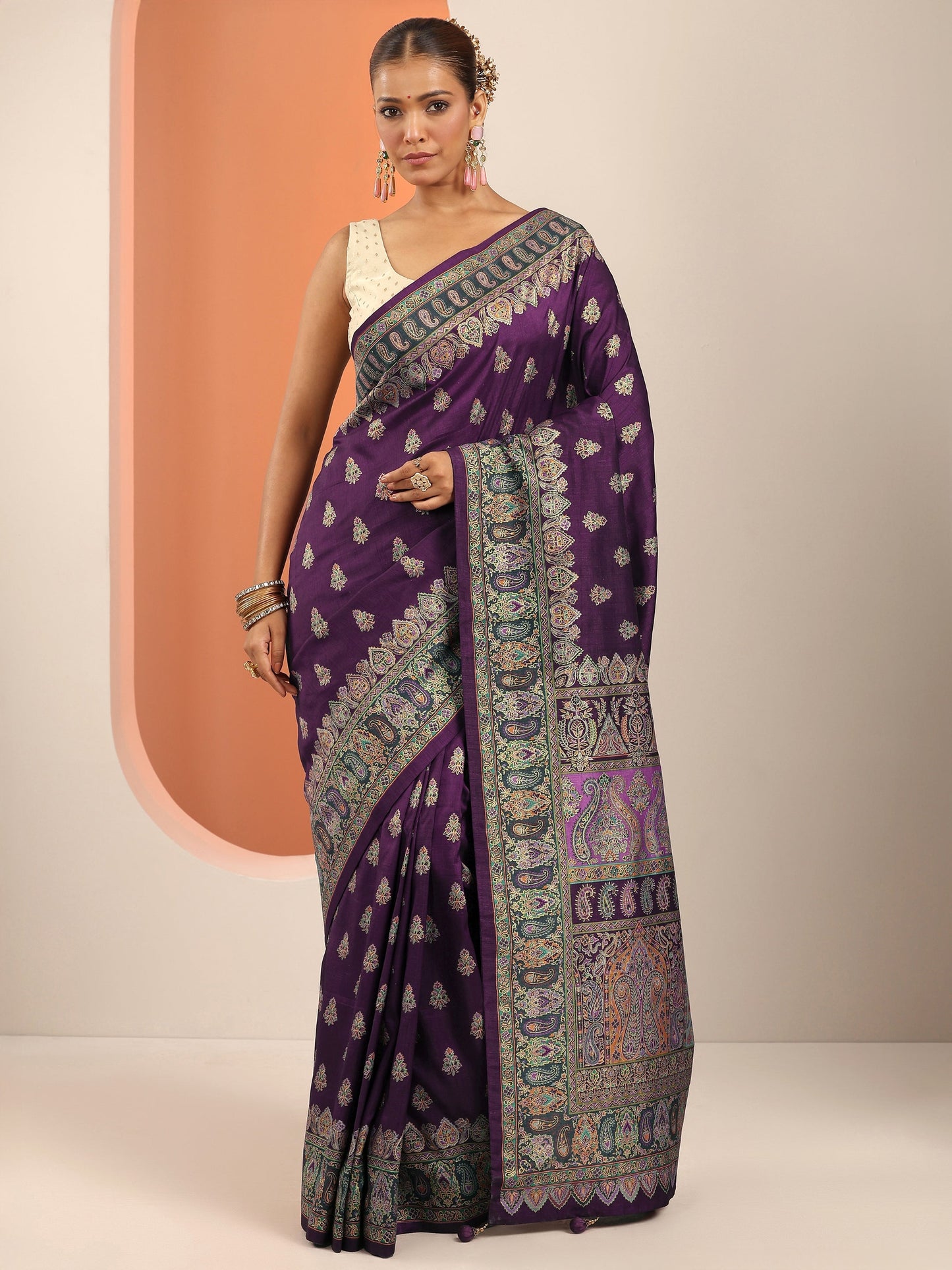 Purple Printed Silk Blend Saree With Unstitched Blouse Piece