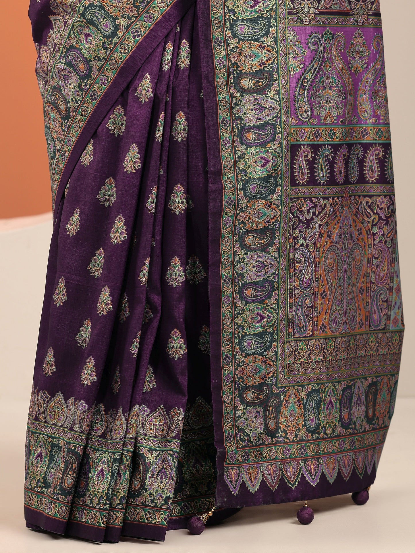 Purple Printed Silk Blend Saree With Unstitched Blouse Piece
