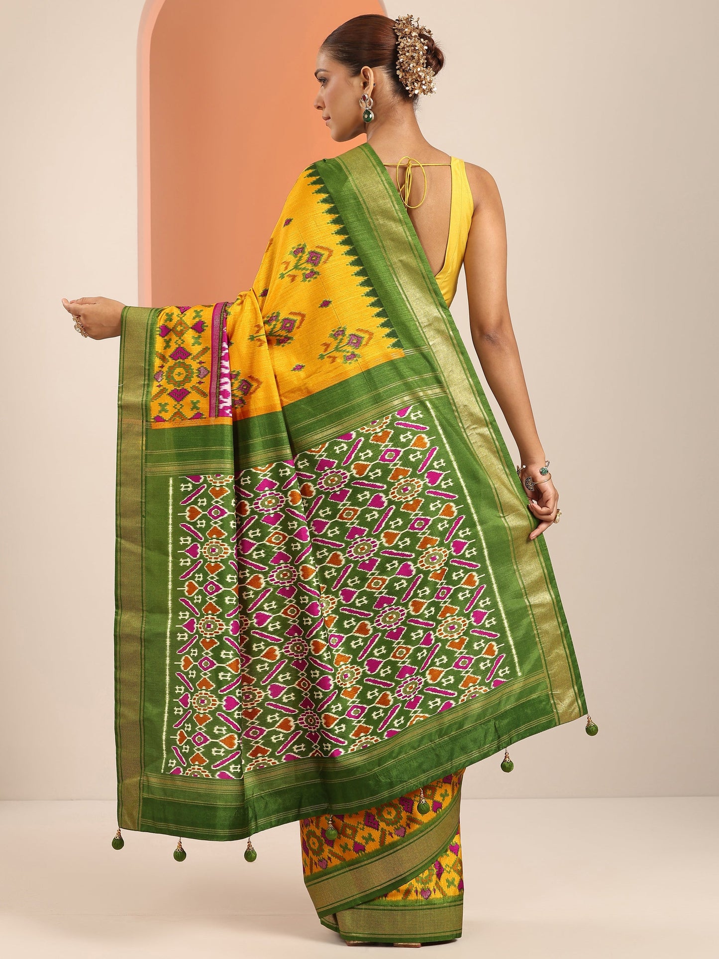 Yellow Kalamkari Printed Silk Blend Saree With Unstitched Blouse Piece