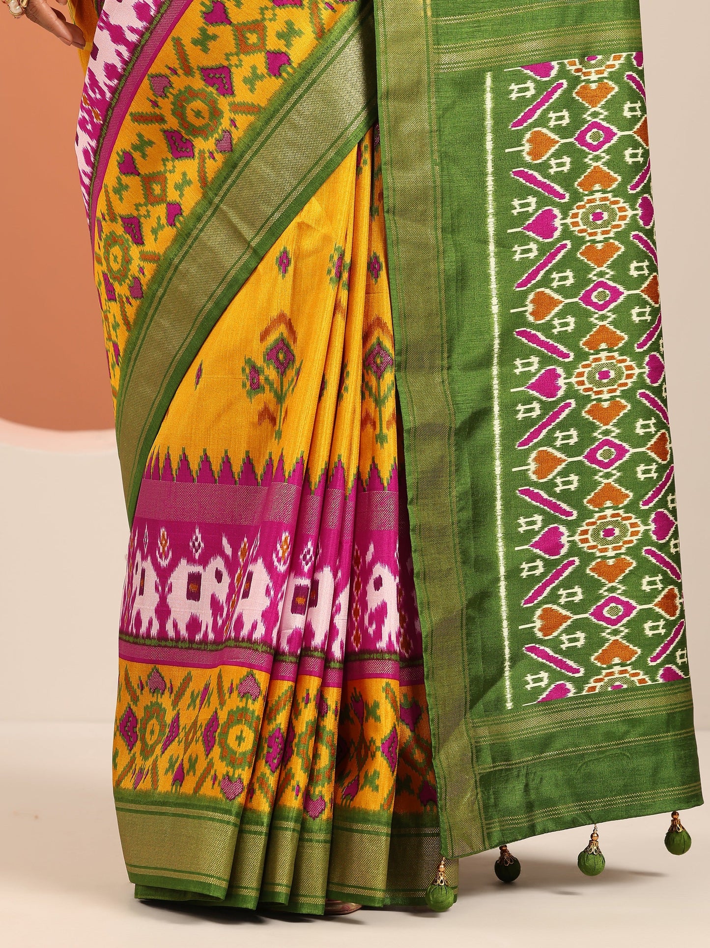 Yellow Kalamkari Printed Silk Blend Saree With Unstitched Blouse Piece