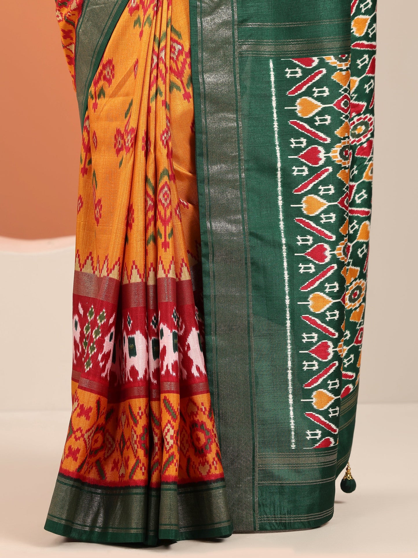 Mustard Kalamkari Printed Silk Blend Saree With Unstitched Blouse Piece