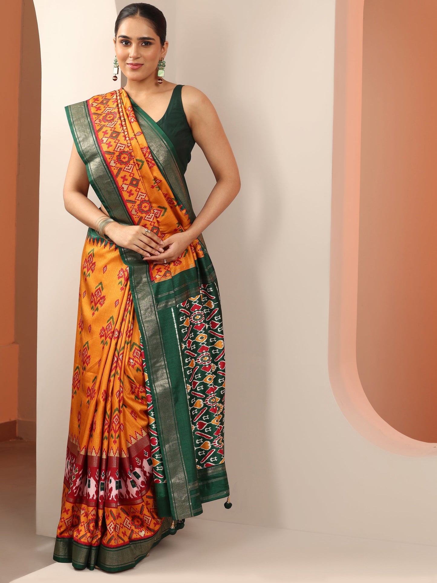 Mustard Kalamkari Printed Silk Blend Saree With Unstitched Blouse Piece