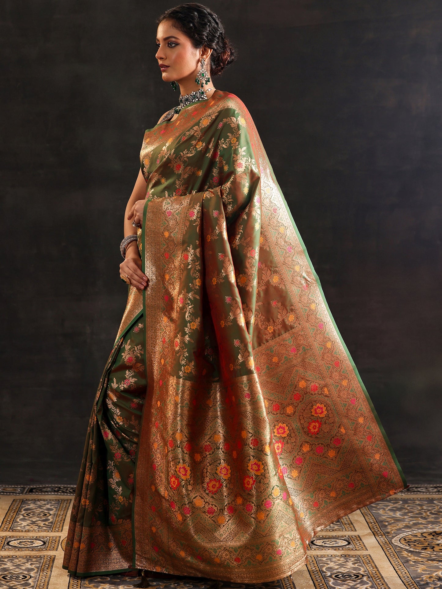 Green Woven Design Silk Blend Saree With Unstitched Blouse Piece