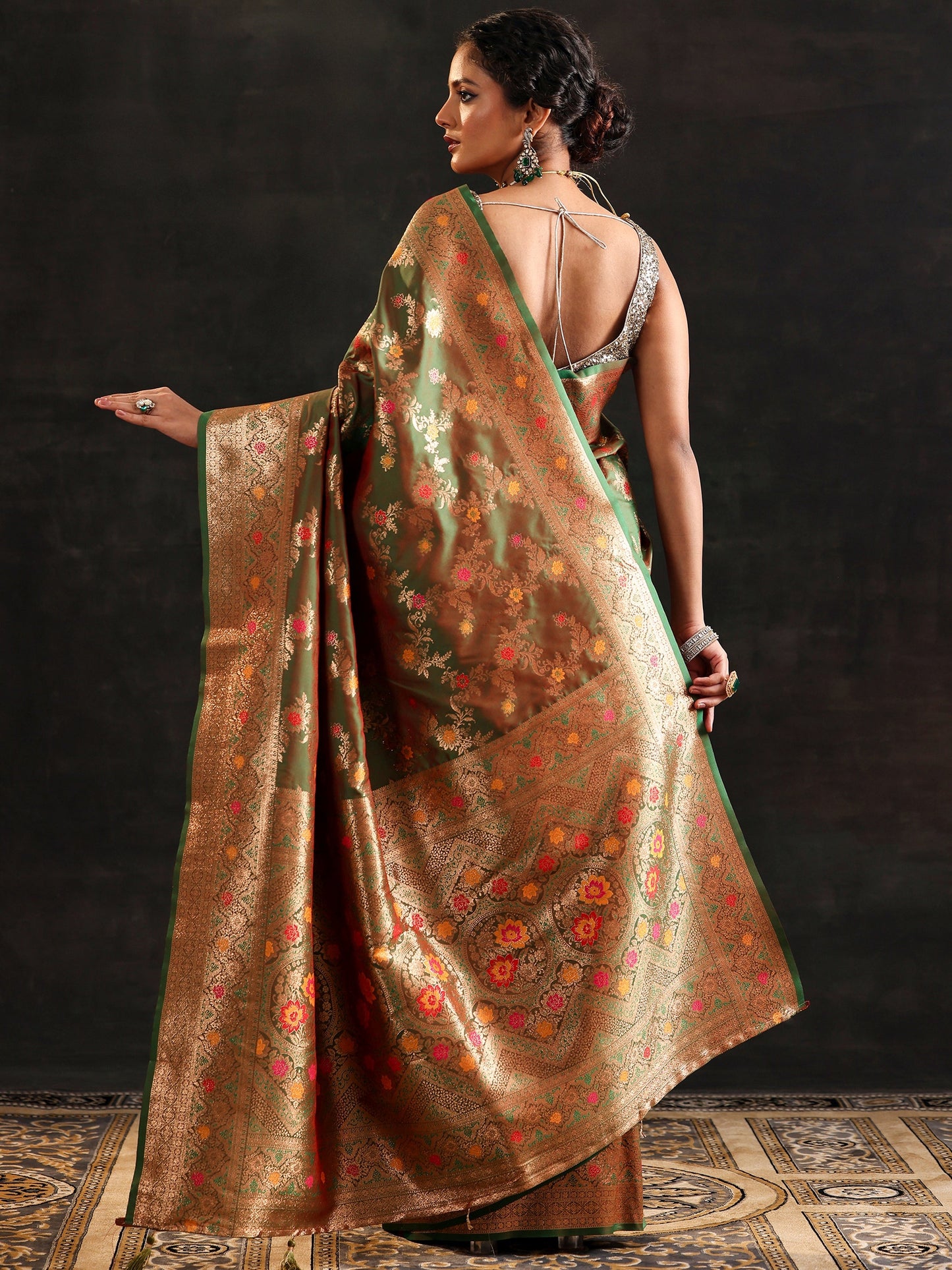 Green Woven Design Silk Blend Saree With Unstitched Blouse Piece