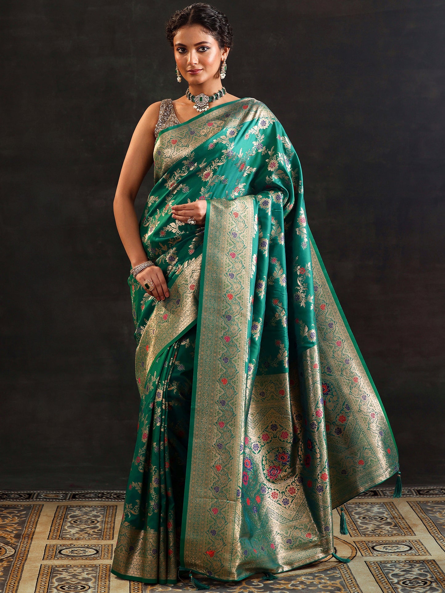 Green Woven Design Silk Blend Saree With Unstitched Blouse Piece