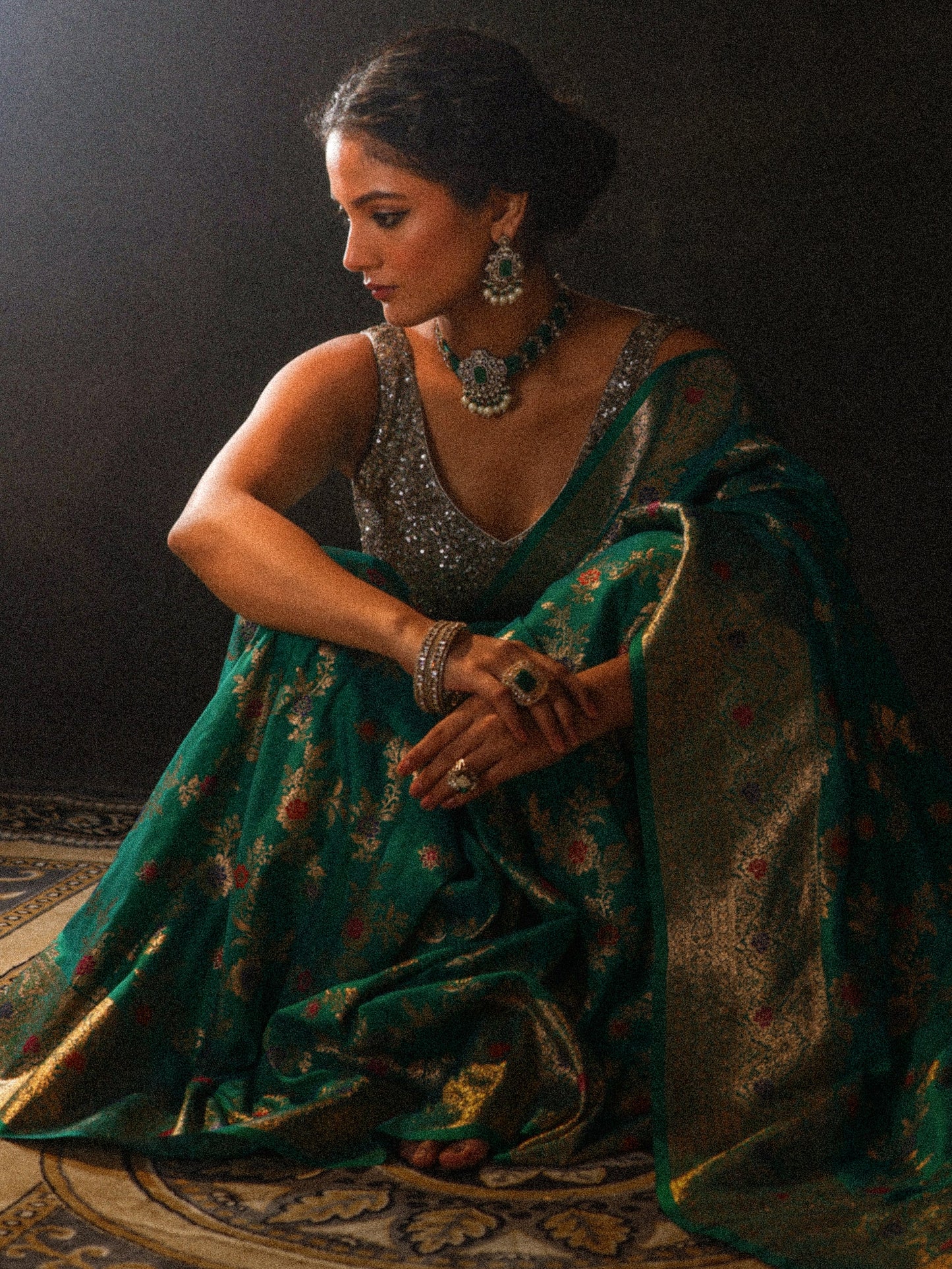 Green Woven Design Silk Blend Saree With Unstitched Blouse Piece