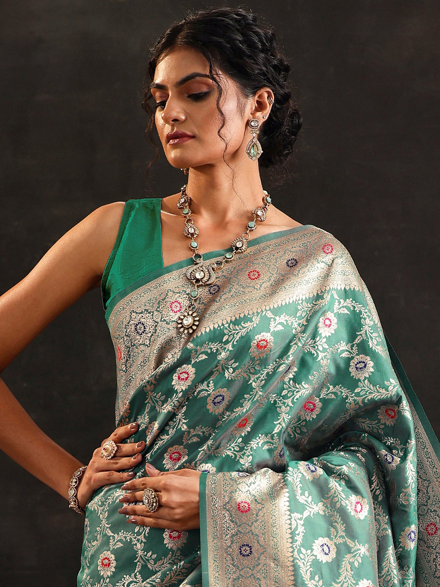 Green Woven Design Banarasi Silk Blend Saree With Unstitched Blouse Piece