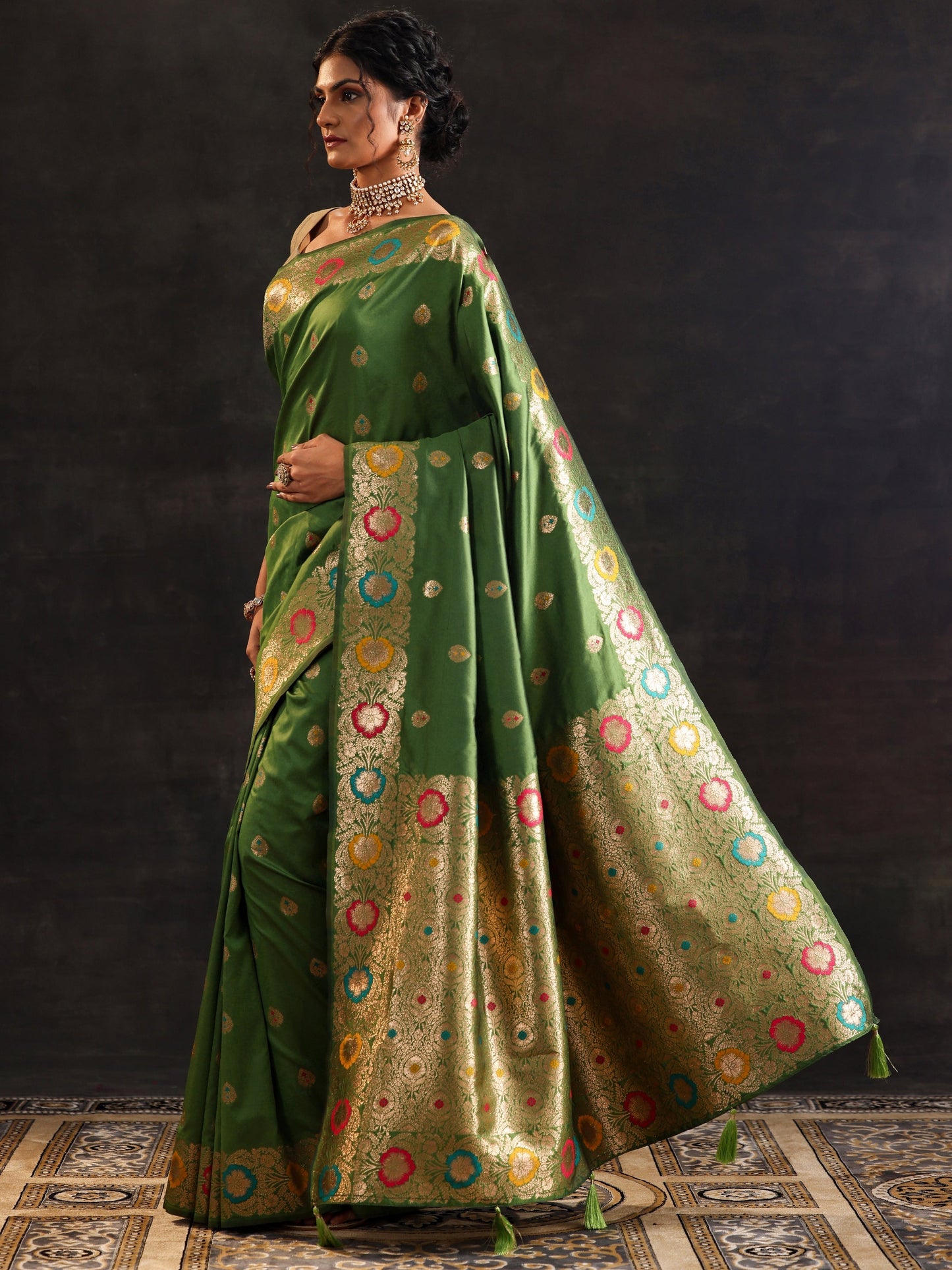 Green Woven Design Silk Blend Saree With Unstitched Blouse Piece