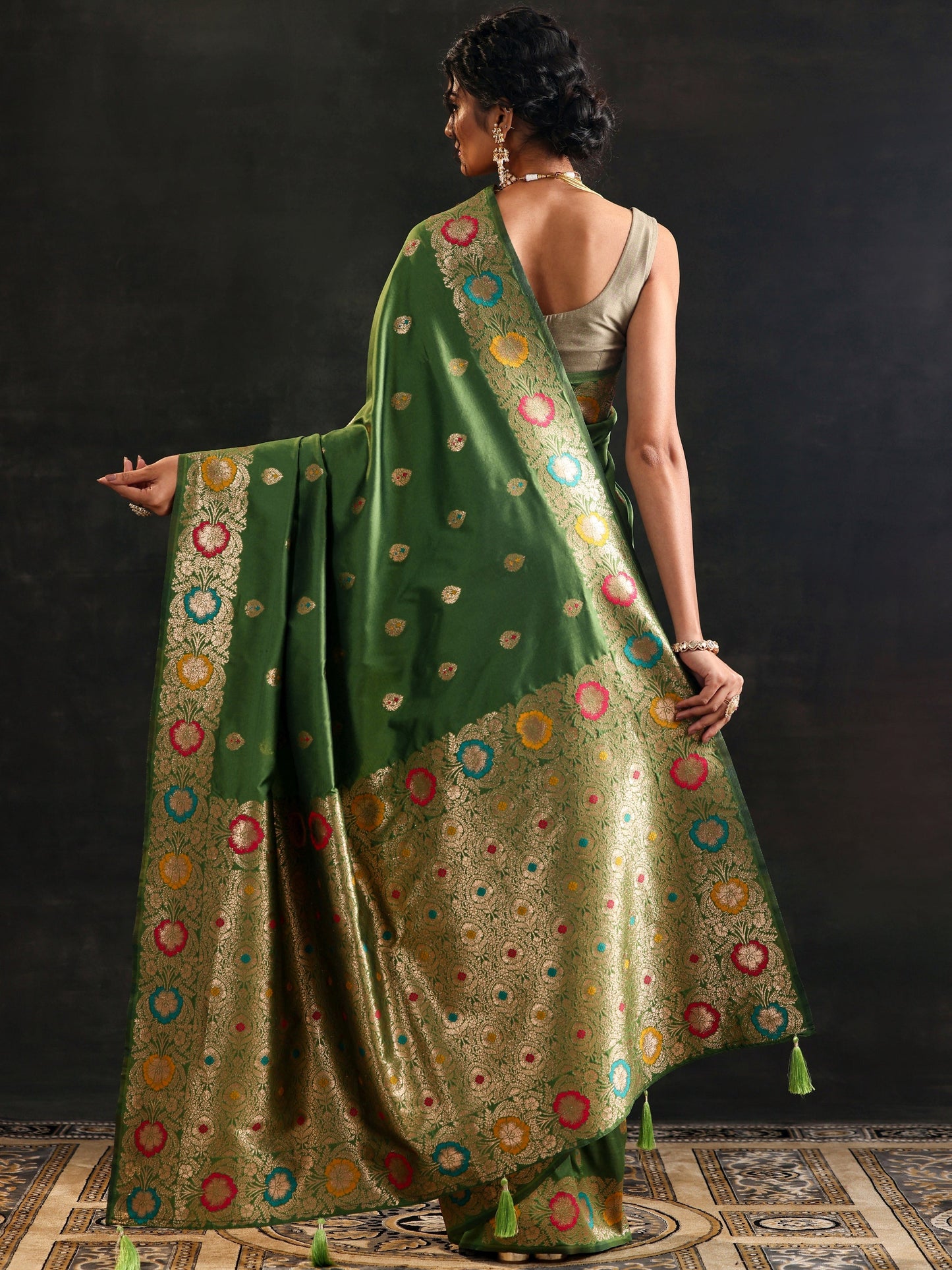Green Woven Design Silk Blend Saree With Unstitched Blouse Piece