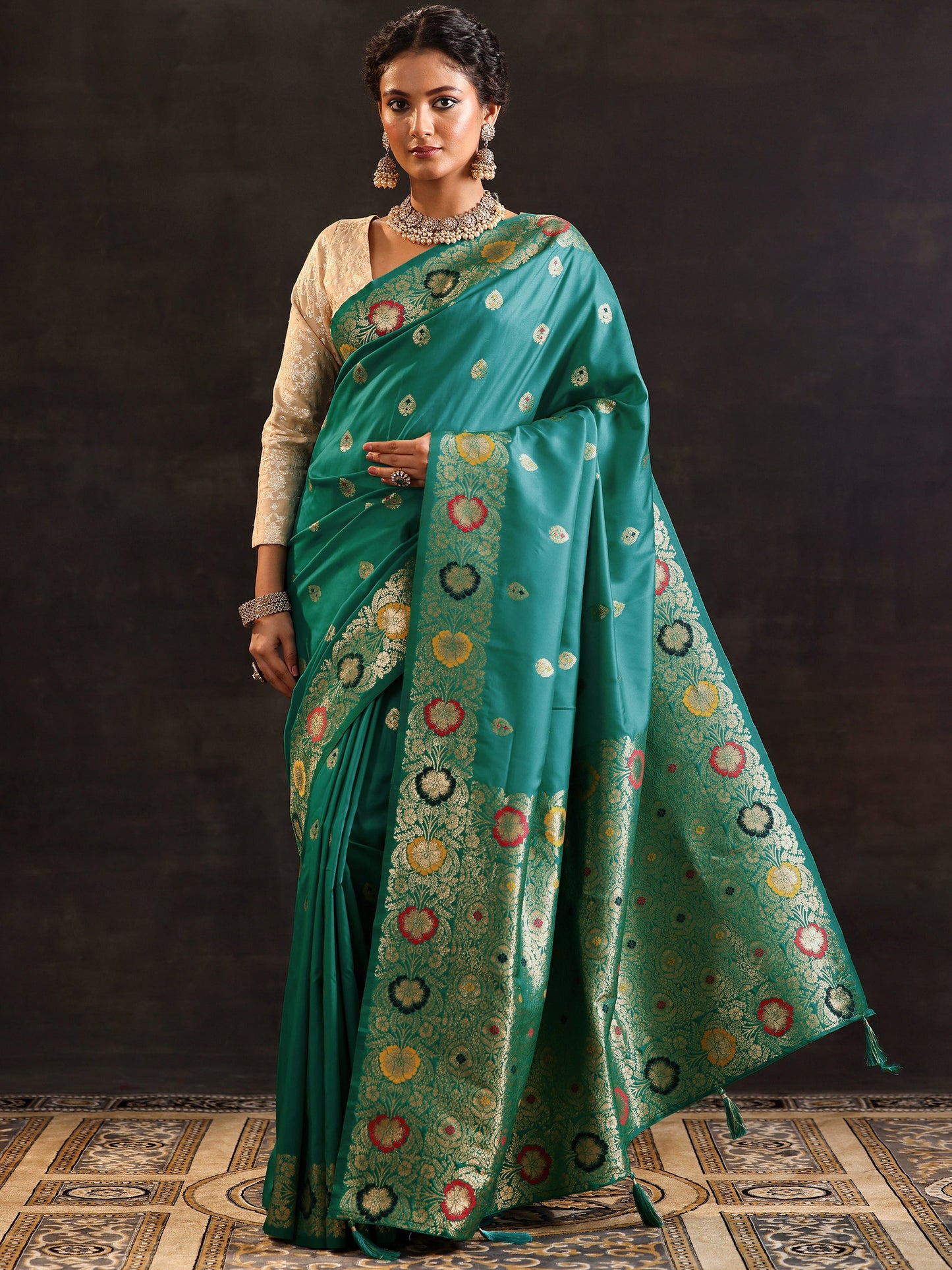 Green Woven Design Silk Blend Saree With Unstitched Blouse Piece